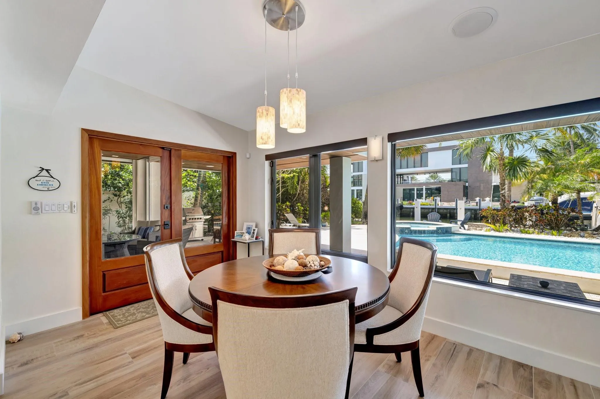 2632 Sea Island Dr