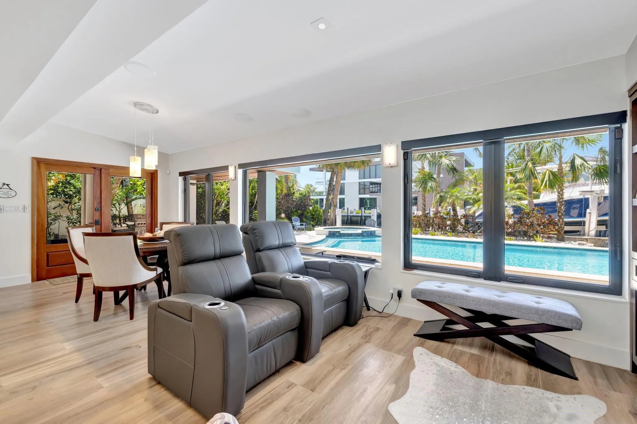2632 Sea Island Dr