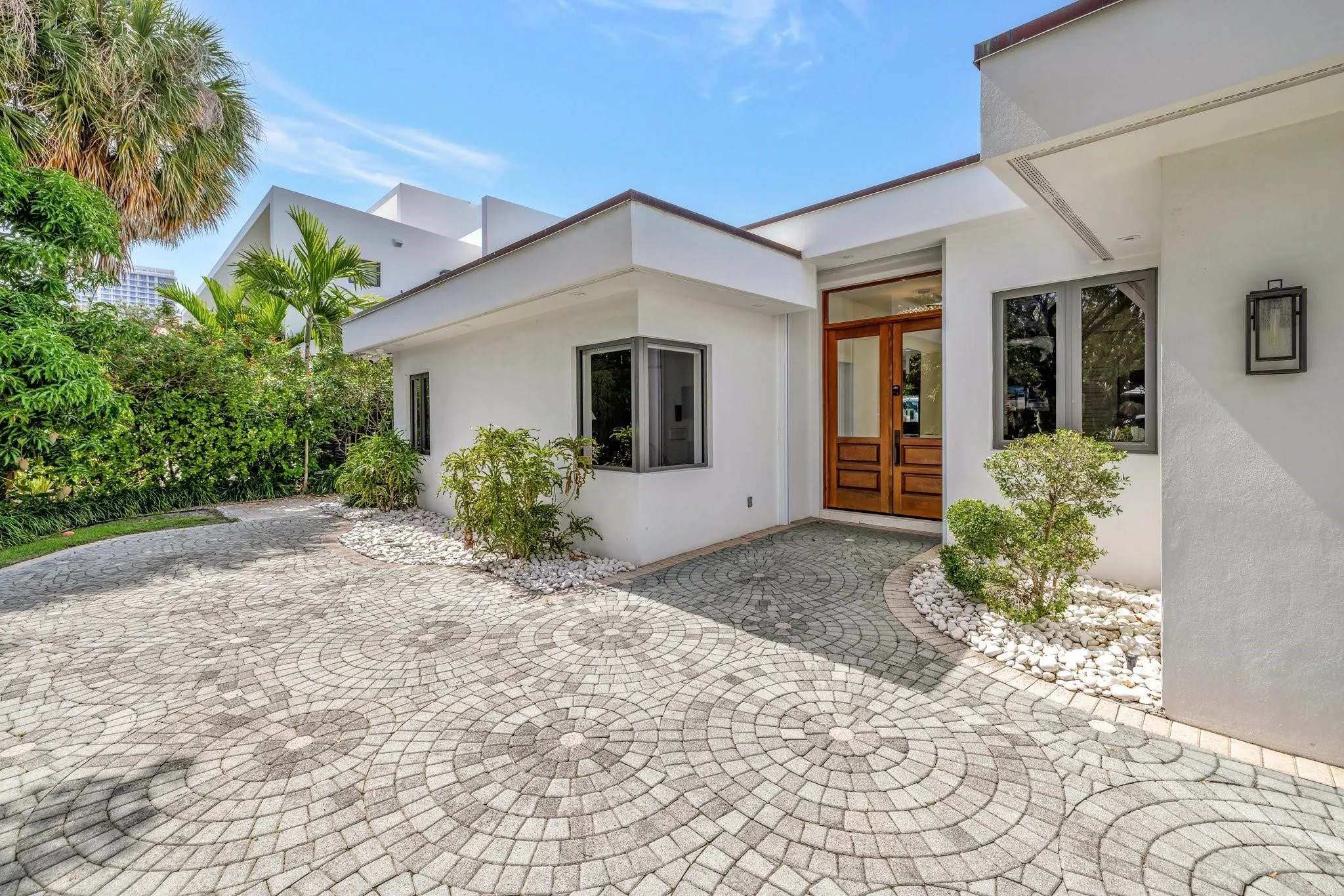 2632 Sea Island Dr
