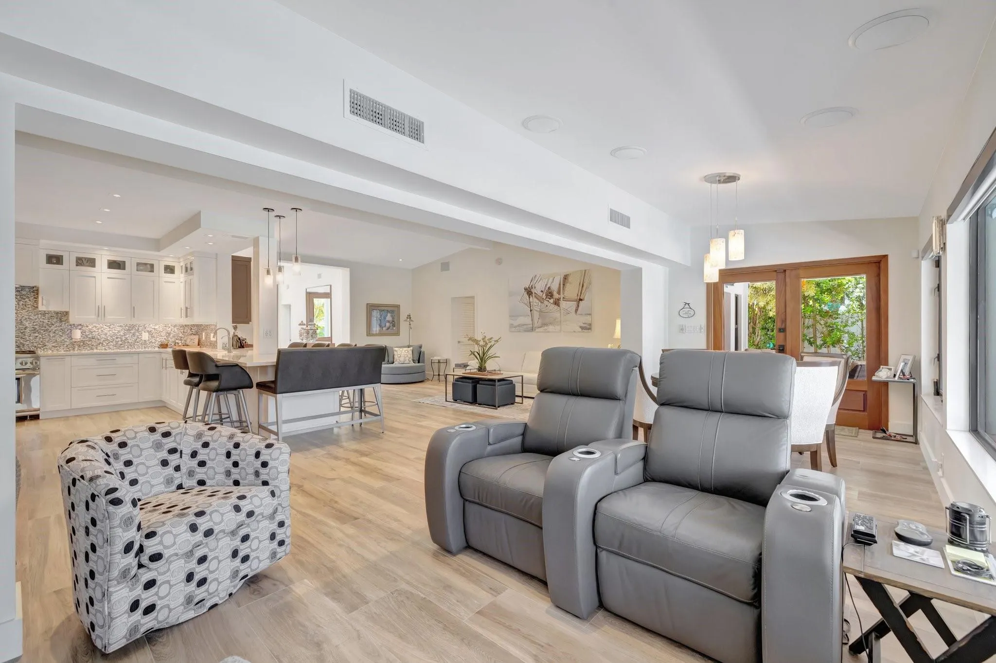 2632 Sea Island Dr