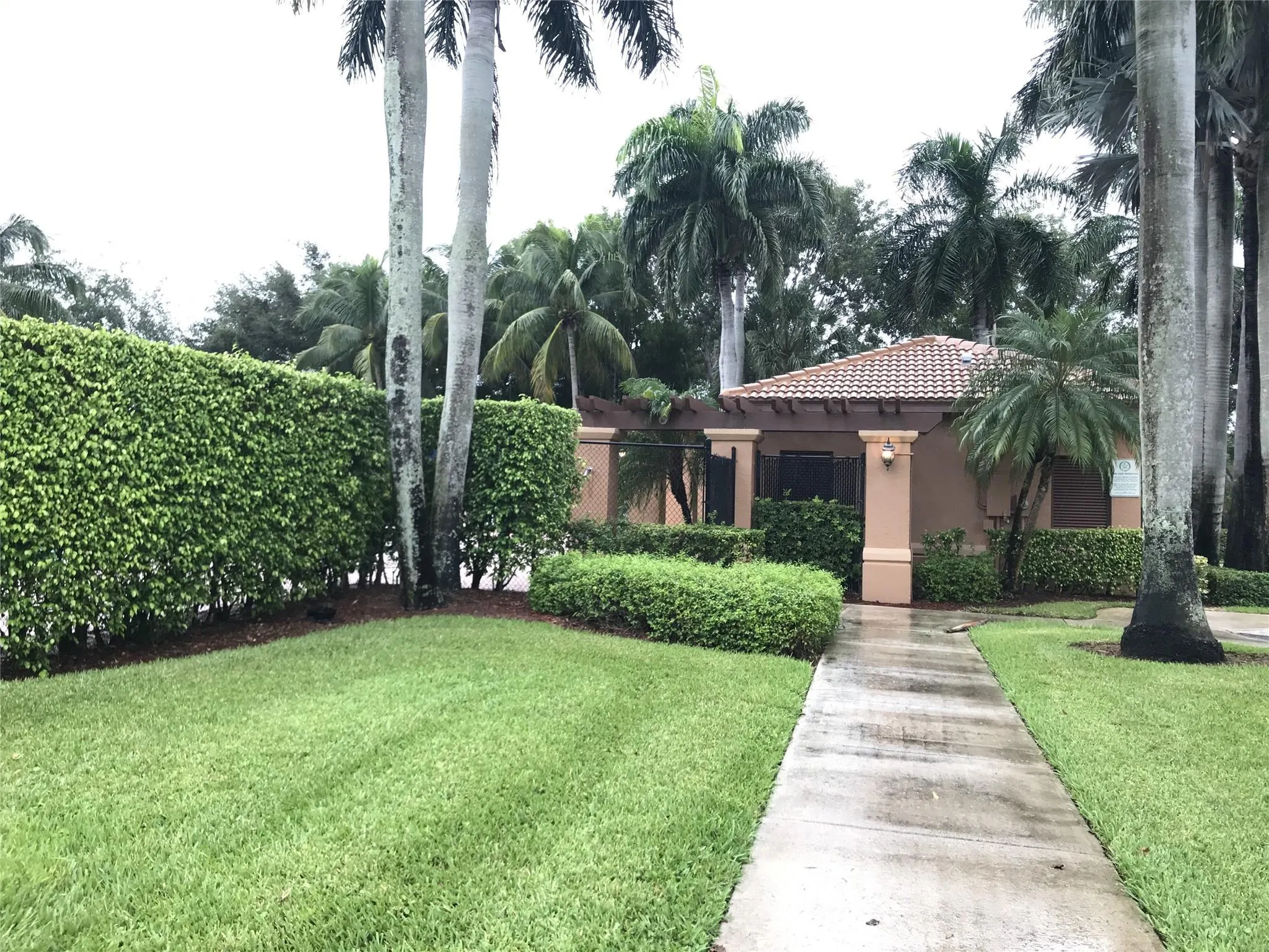 1402 Veracruz Ln