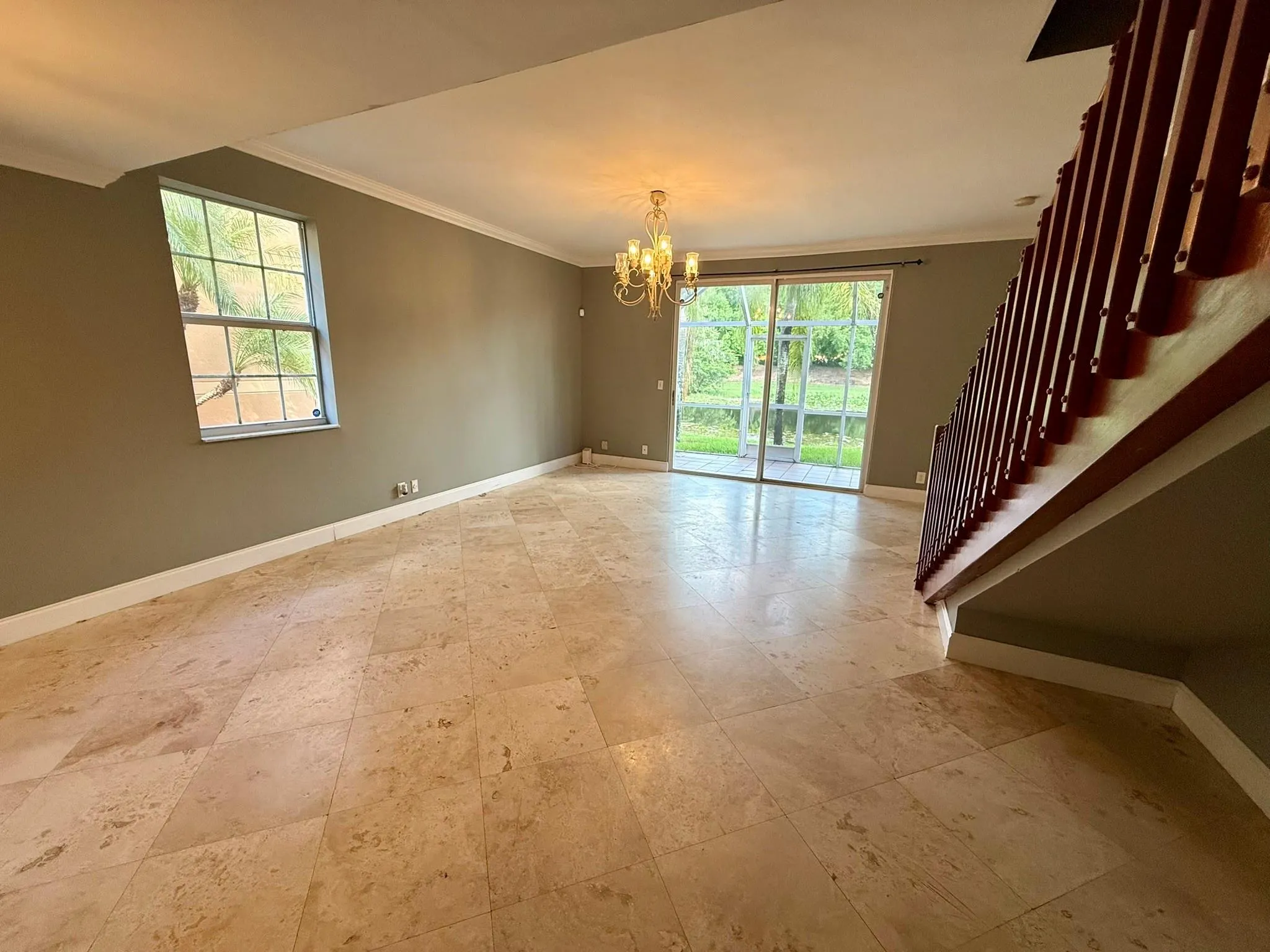 1402 Veracruz Ln
