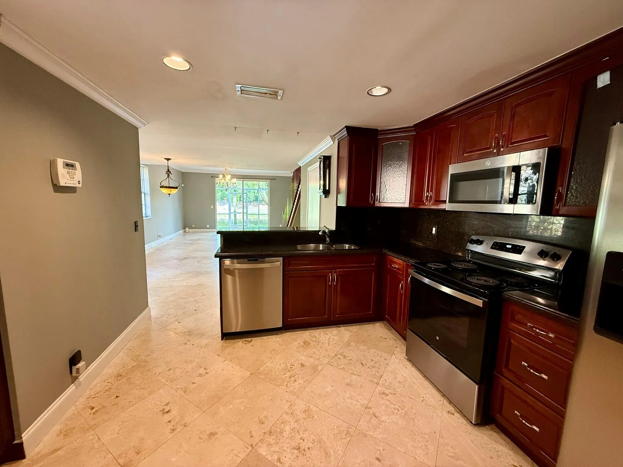 1402 Veracruz Ln
