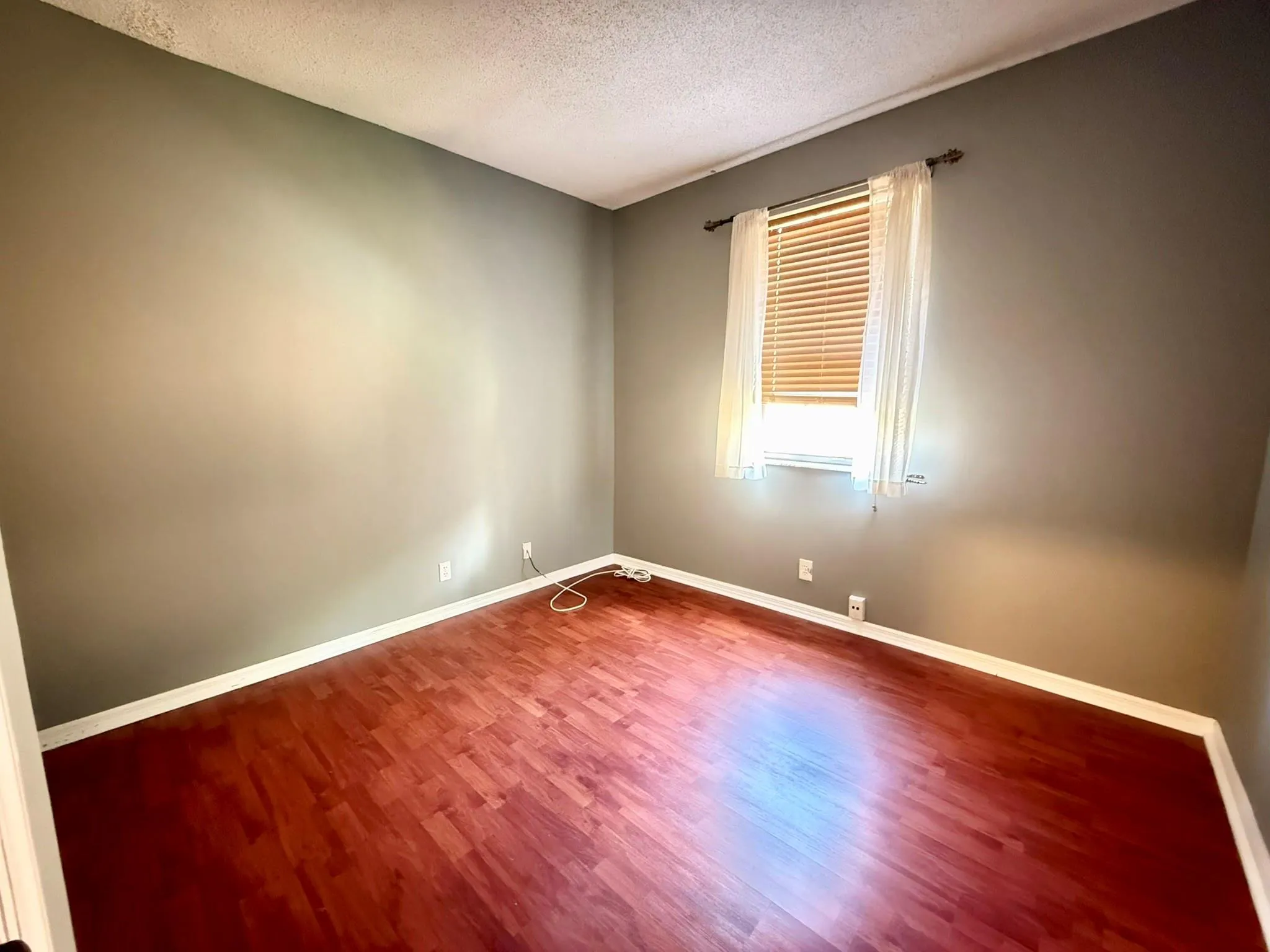 1402 Veracruz Ln
