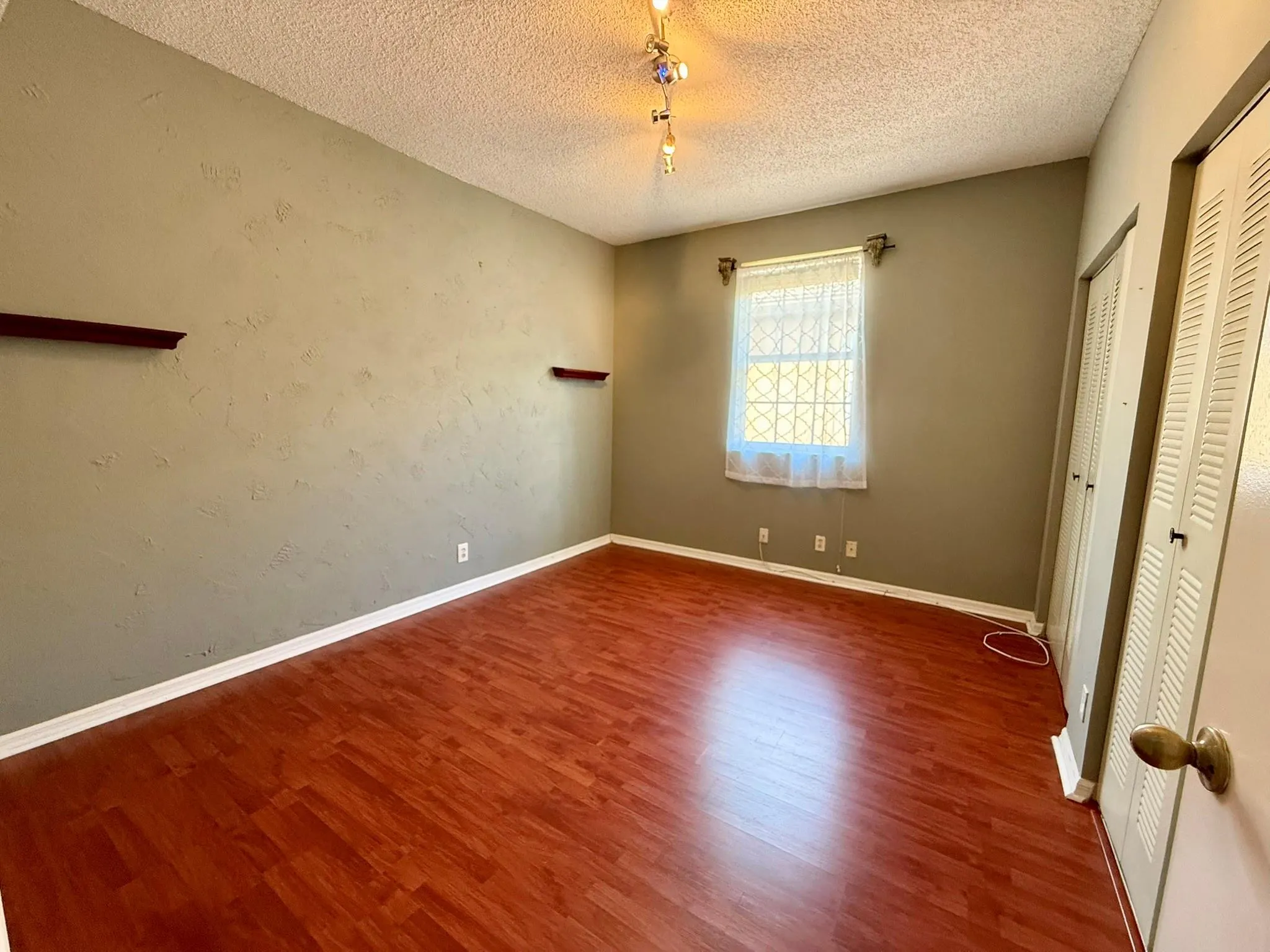 1402 Veracruz Ln