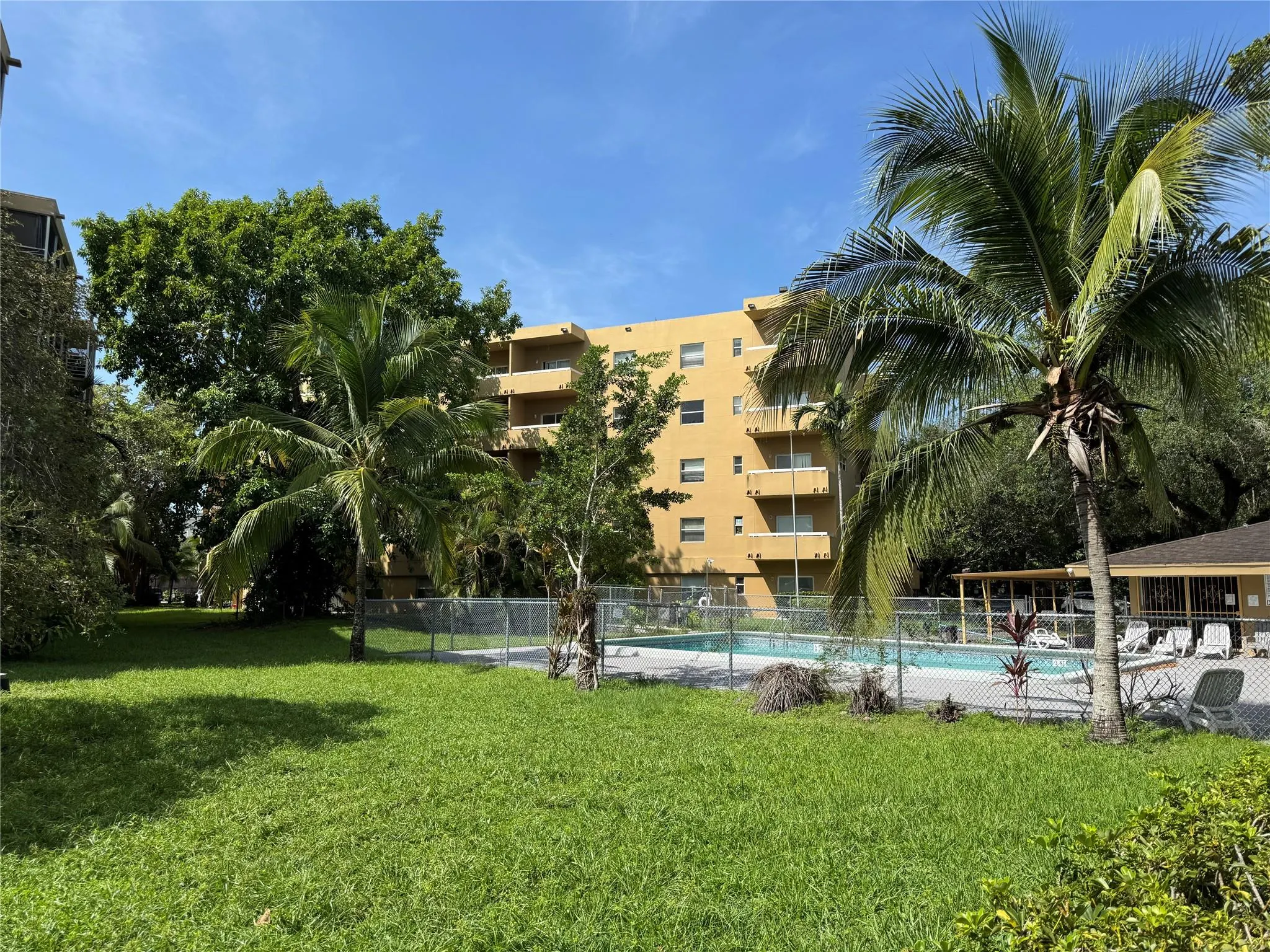 4111 Stirling Rd, #304