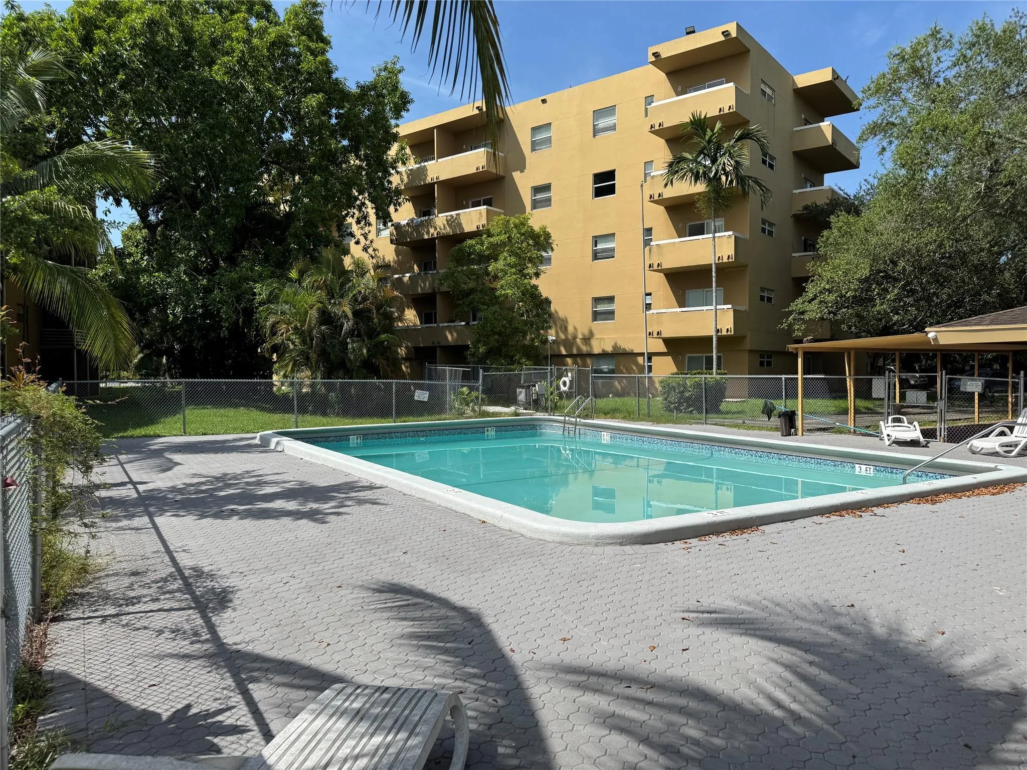 4111 Stirling Rd, #304