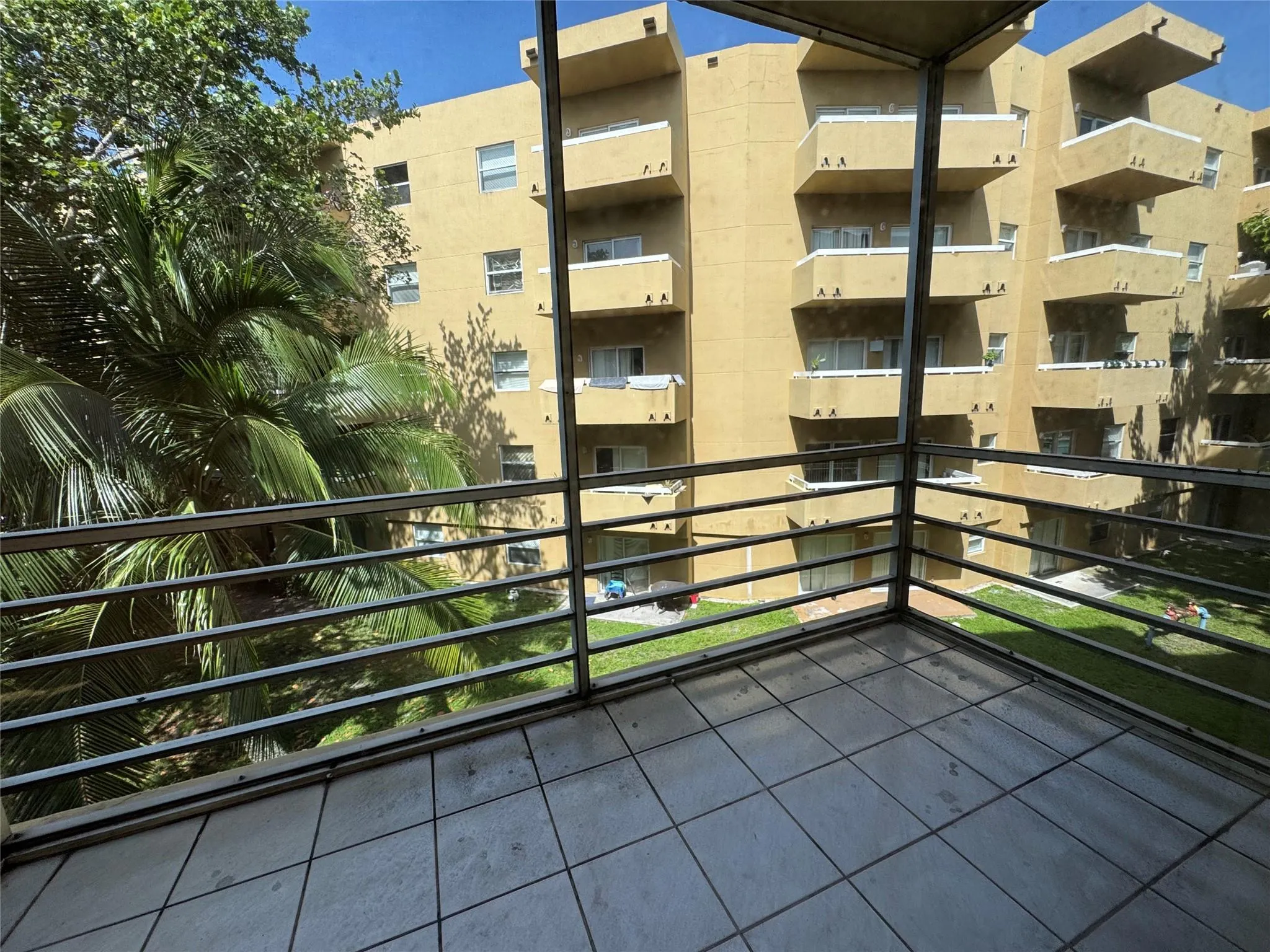 4111 Stirling Rd, #304