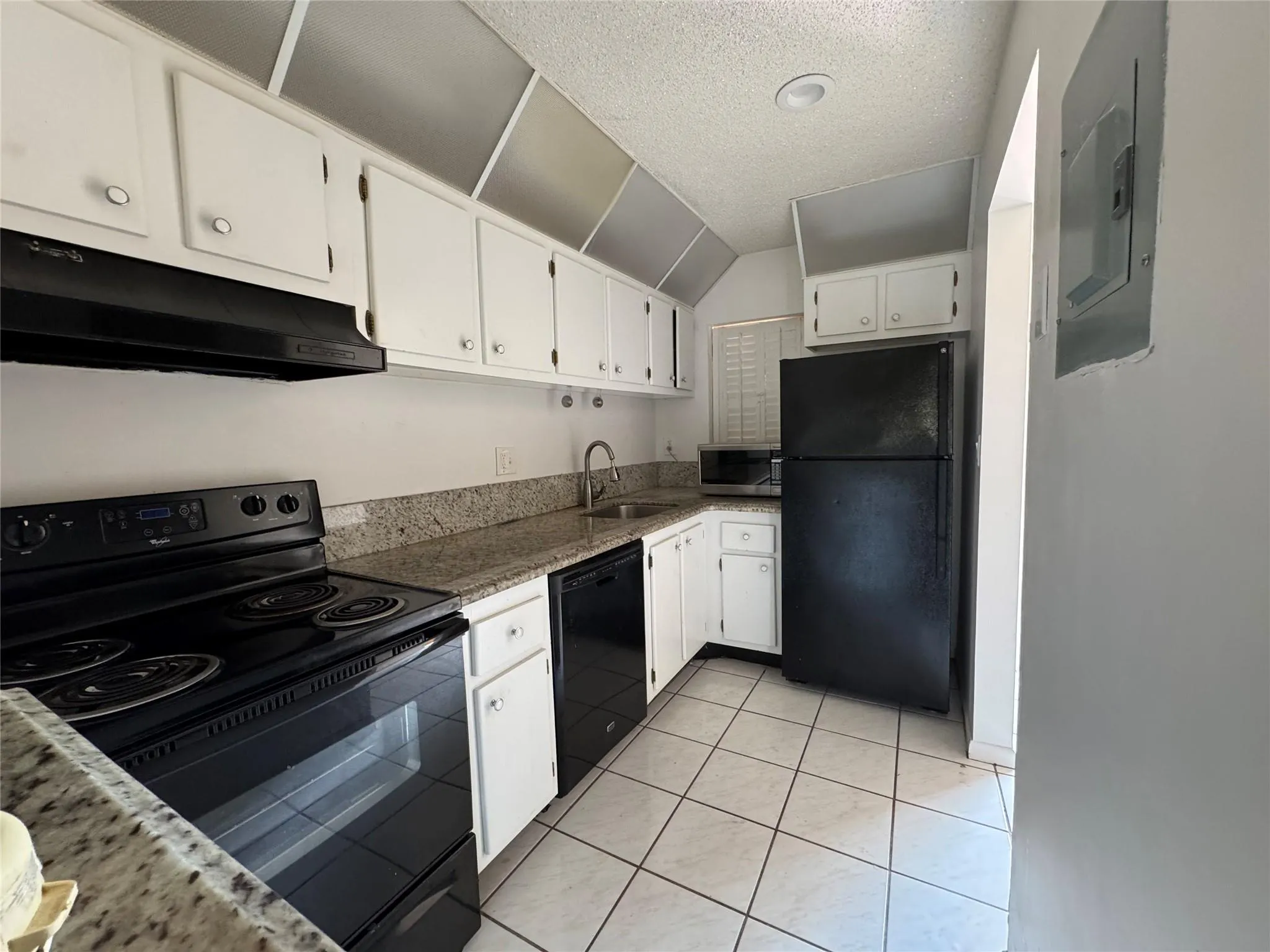 4111 Stirling Rd, #304