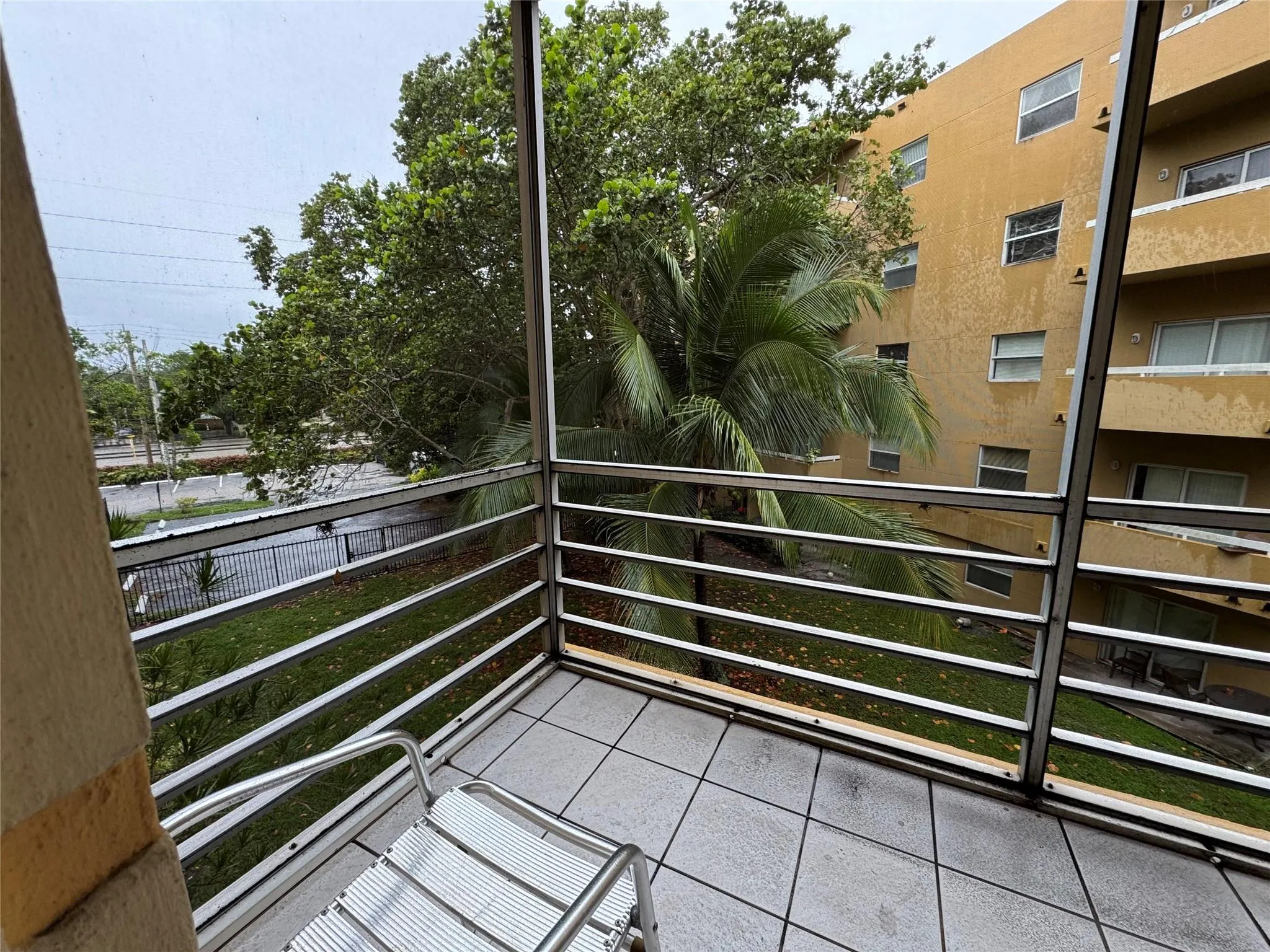 4111 Stirling Rd, #304