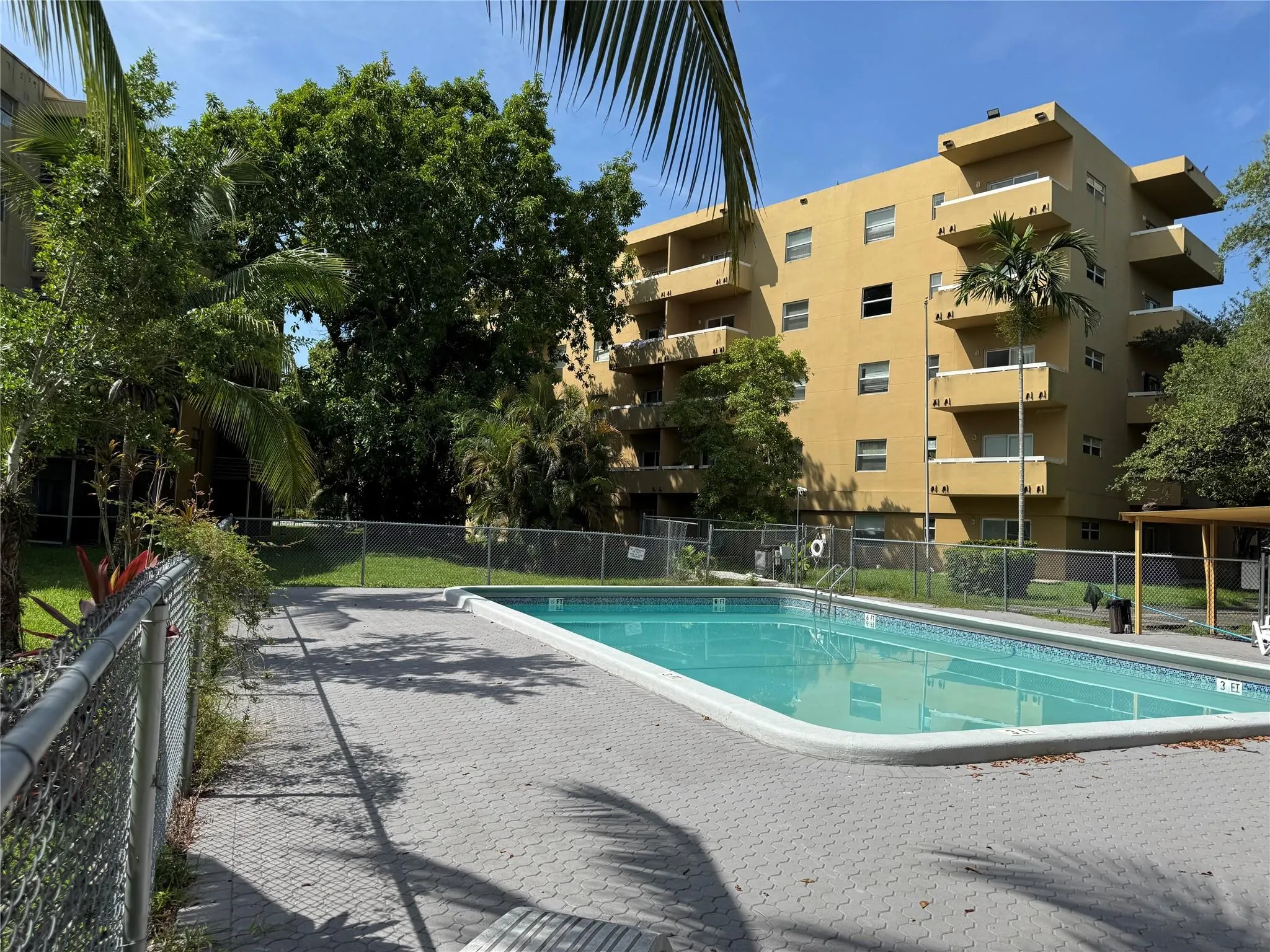4111 Stirling Rd, #304