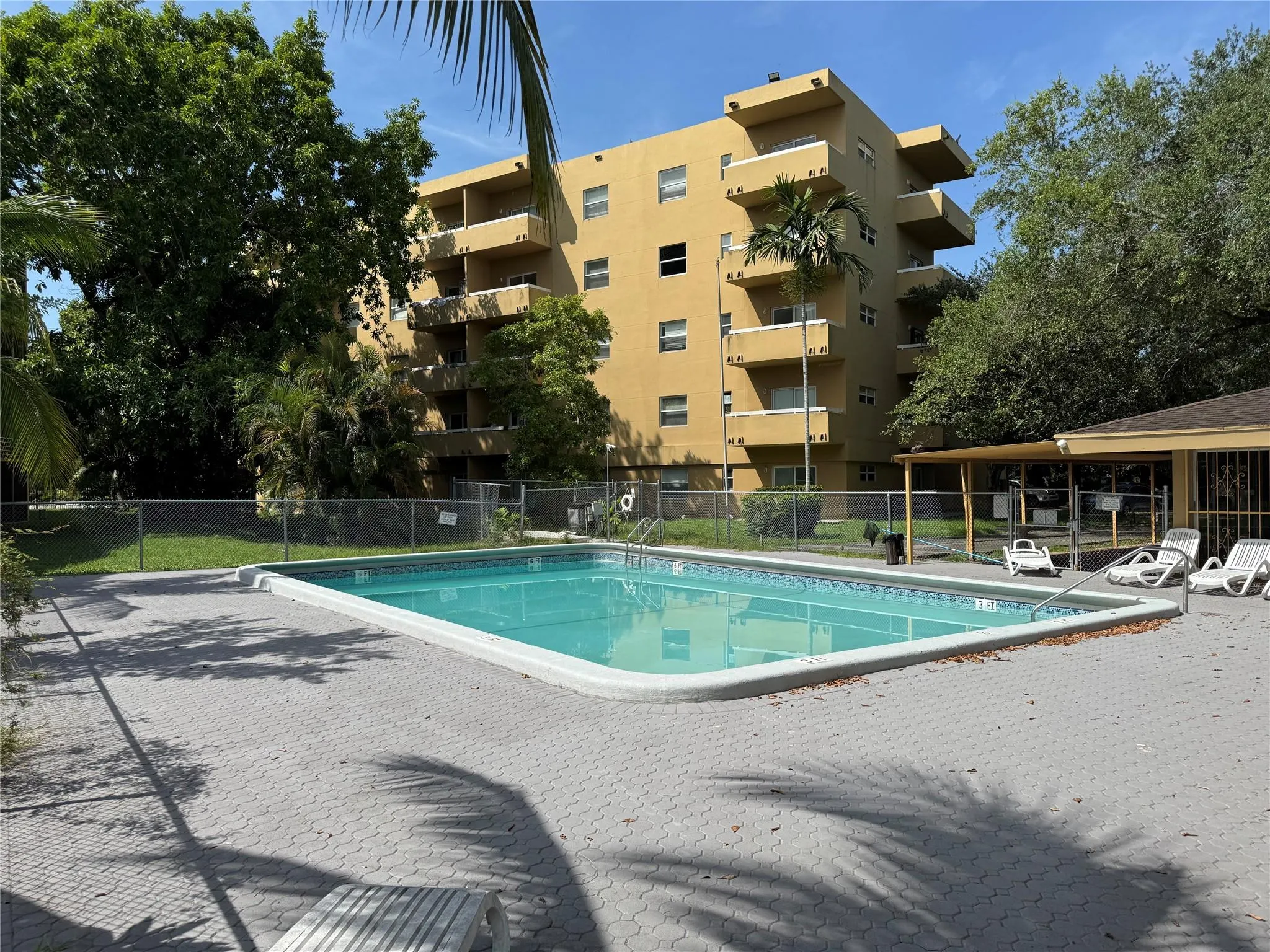 4111 Stirling Rd, #304