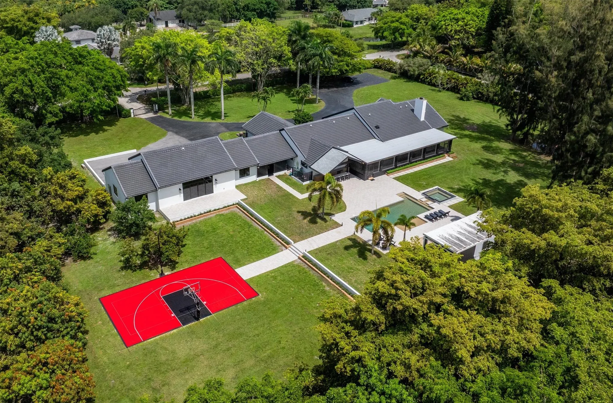 7077 NW 87th Ave