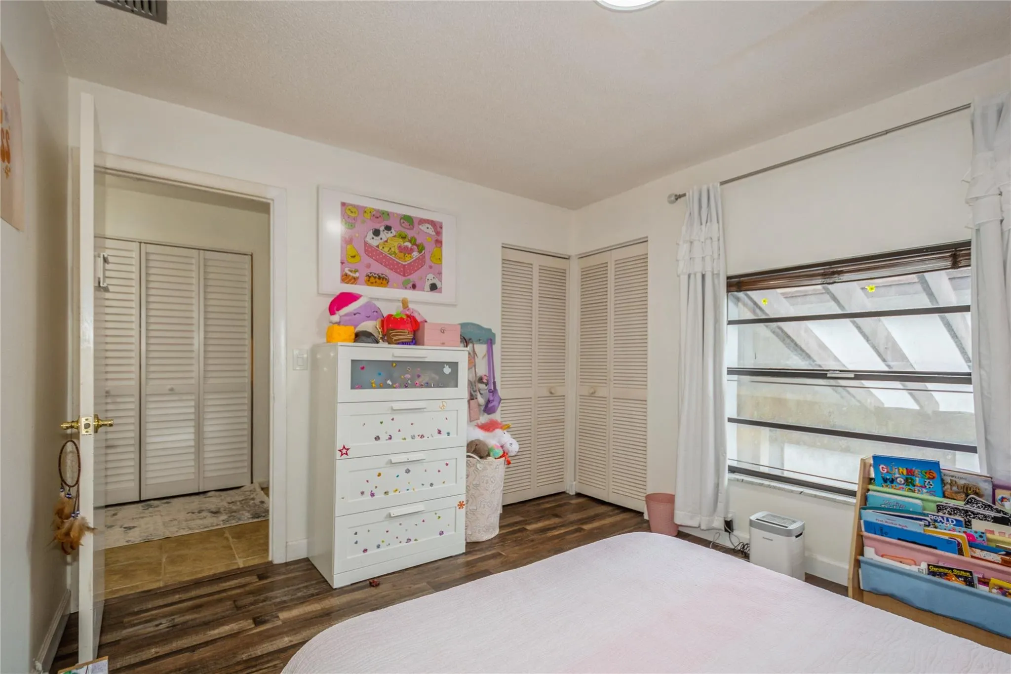 1400 W Sandpiper Cir
