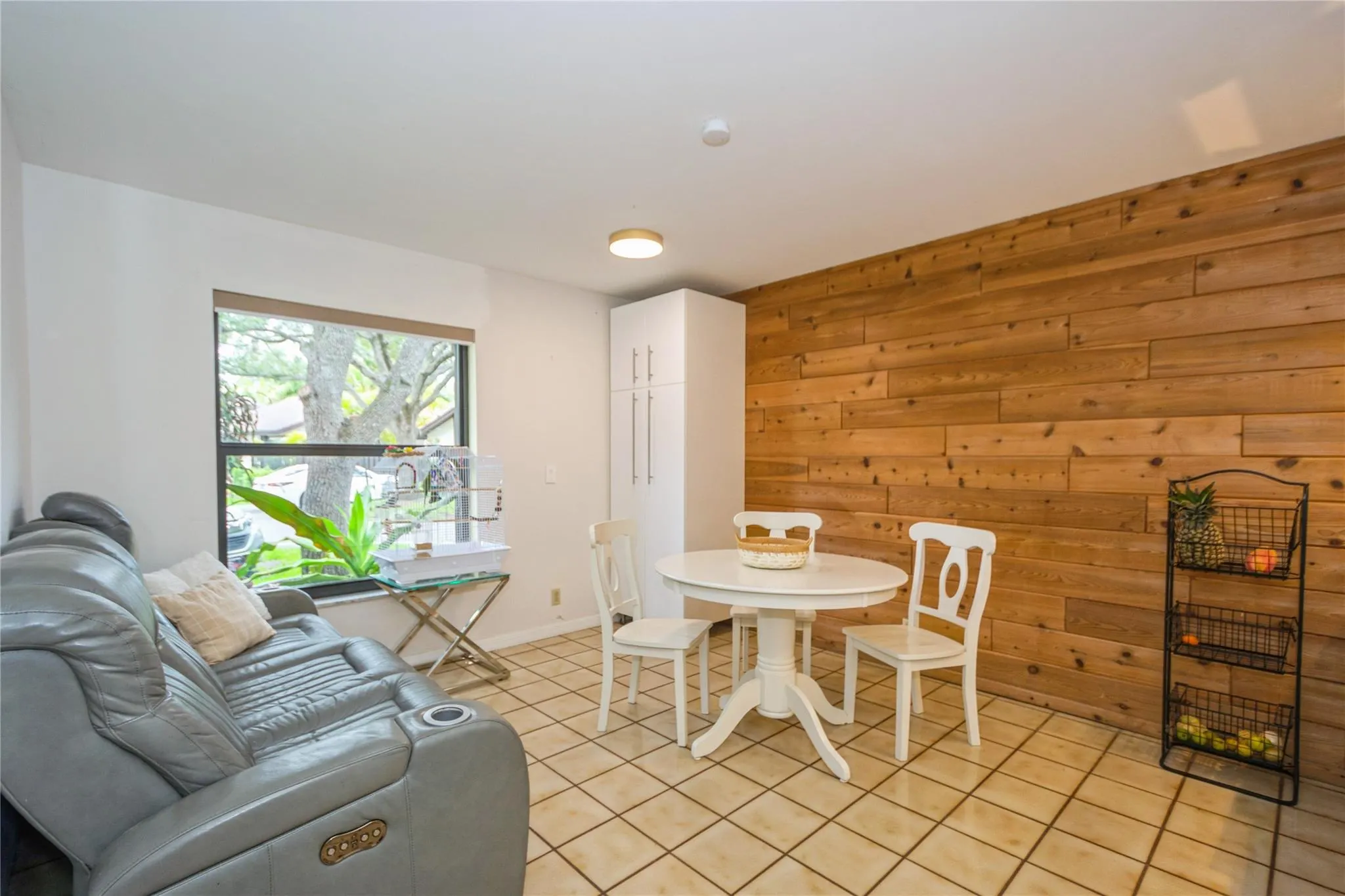 1400 W Sandpiper Cir