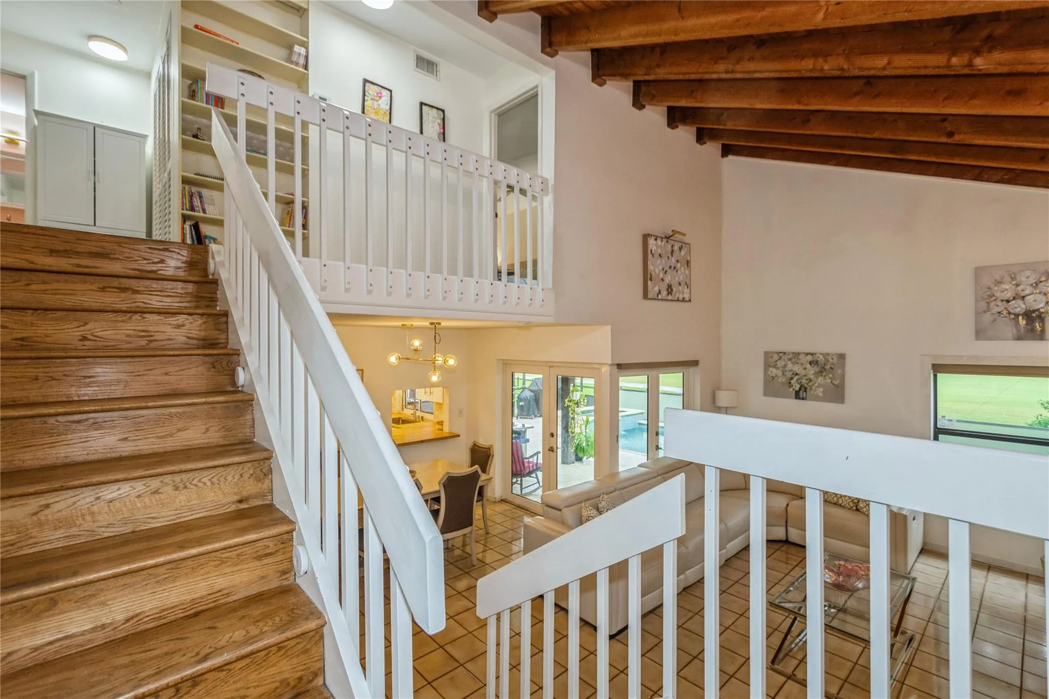 1400 W Sandpiper Cir