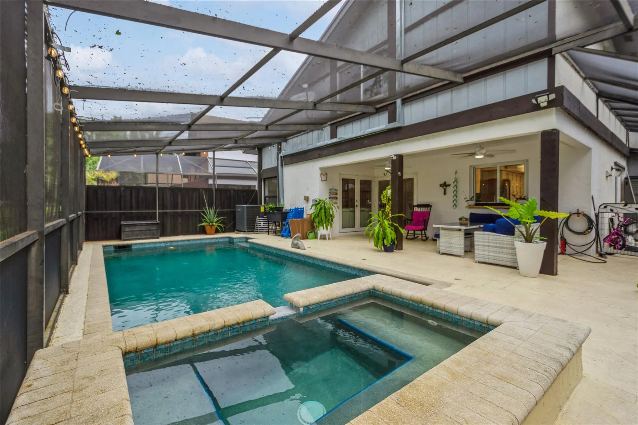 1400 W Sandpiper Cir