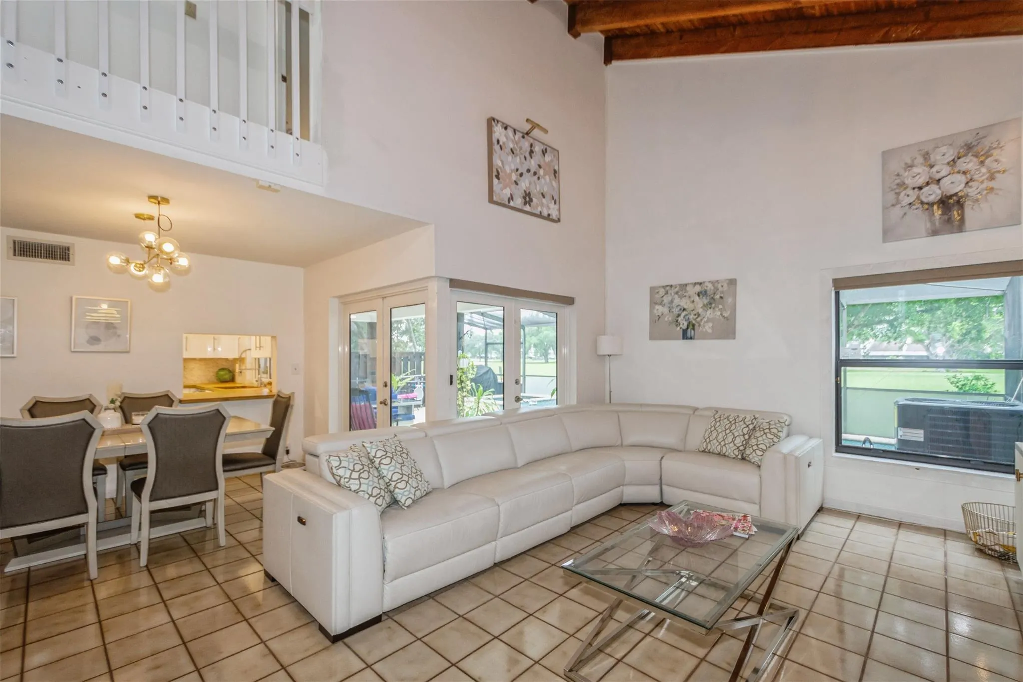 1400 W Sandpiper Cir
