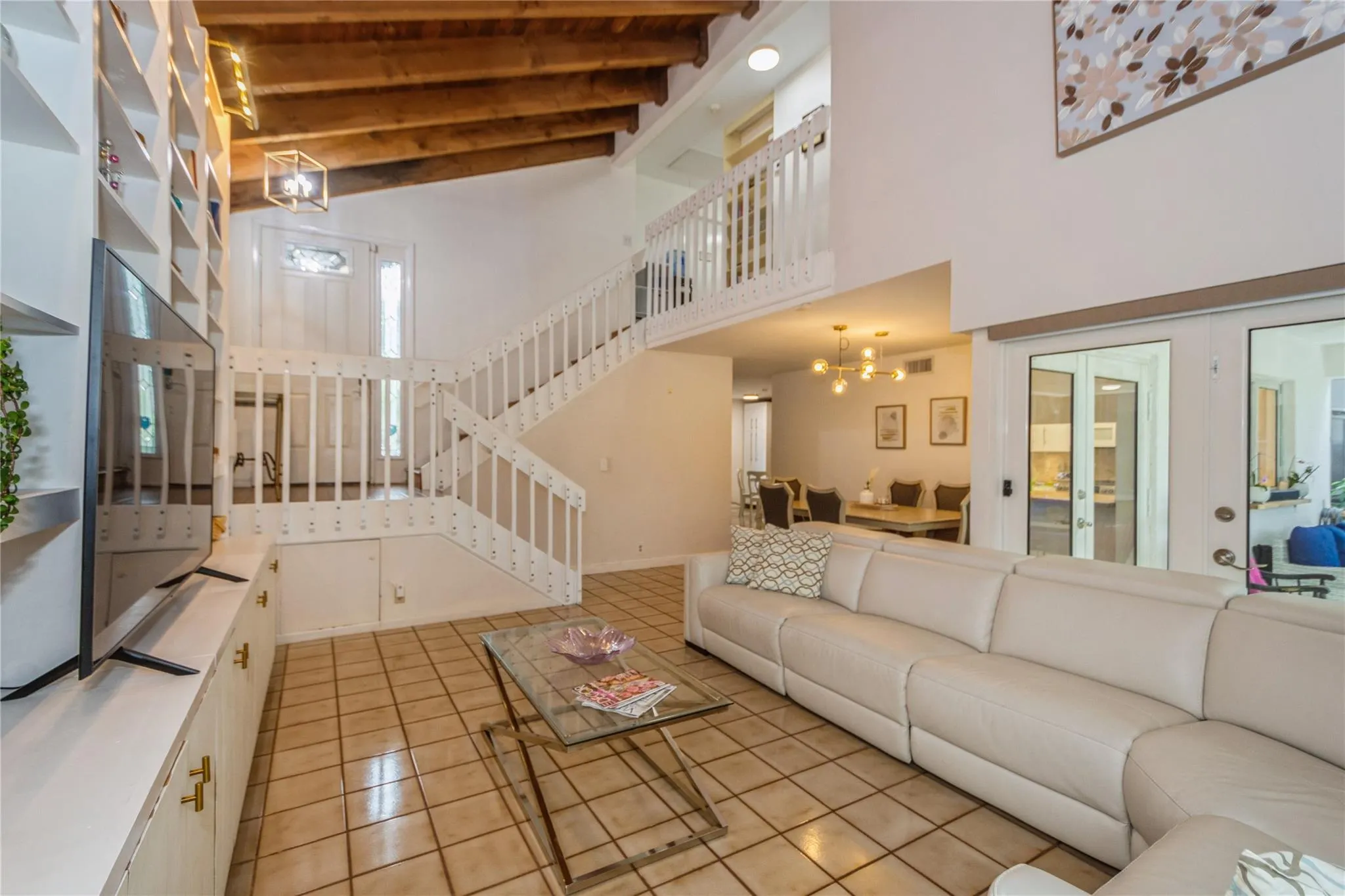 1400 W Sandpiper Cir