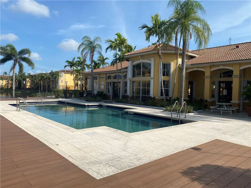 9640 NW 2ND ST, #5-302