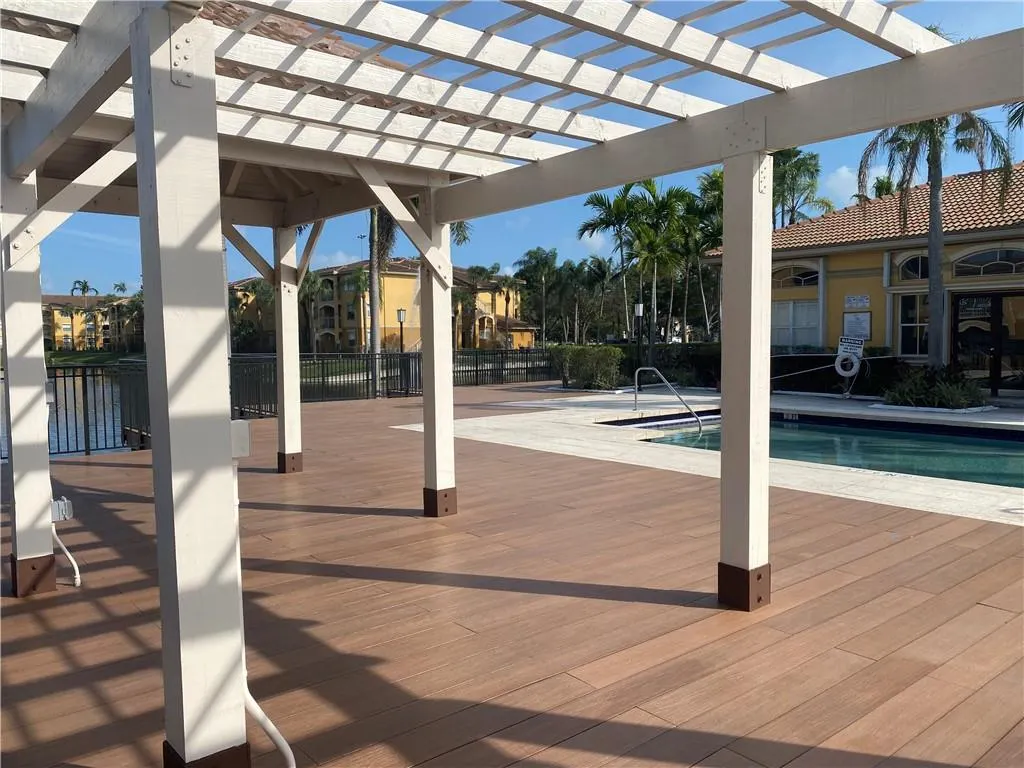 9640 NW 2ND ST, #5-302
