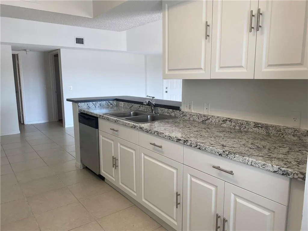9640 NW 2ND ST, #5-302