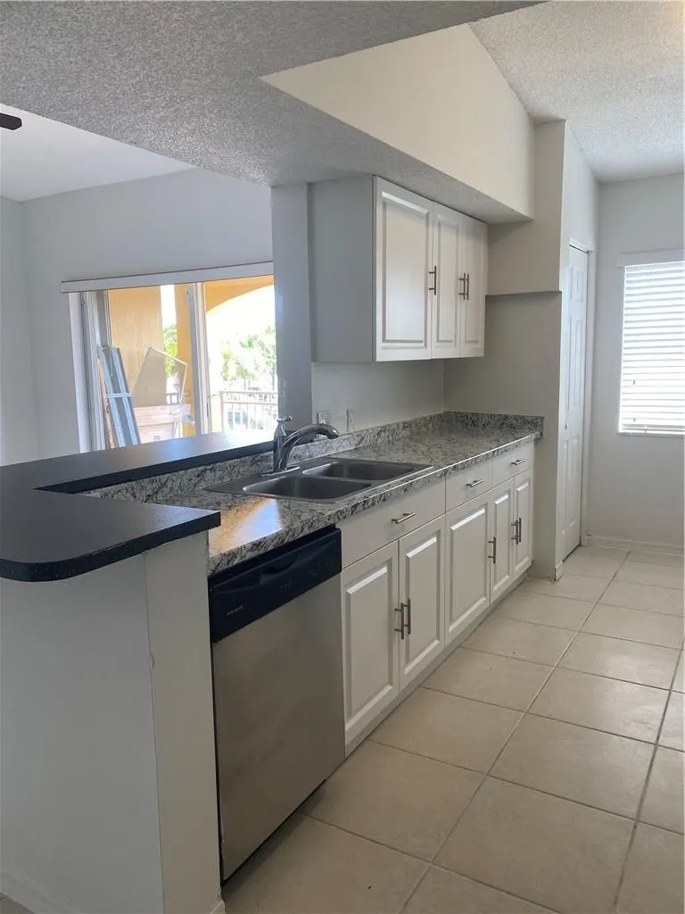 9640 NW 2ND ST, #5-302