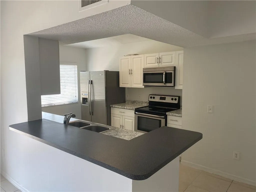 9640 NW 2ND ST, #5-302