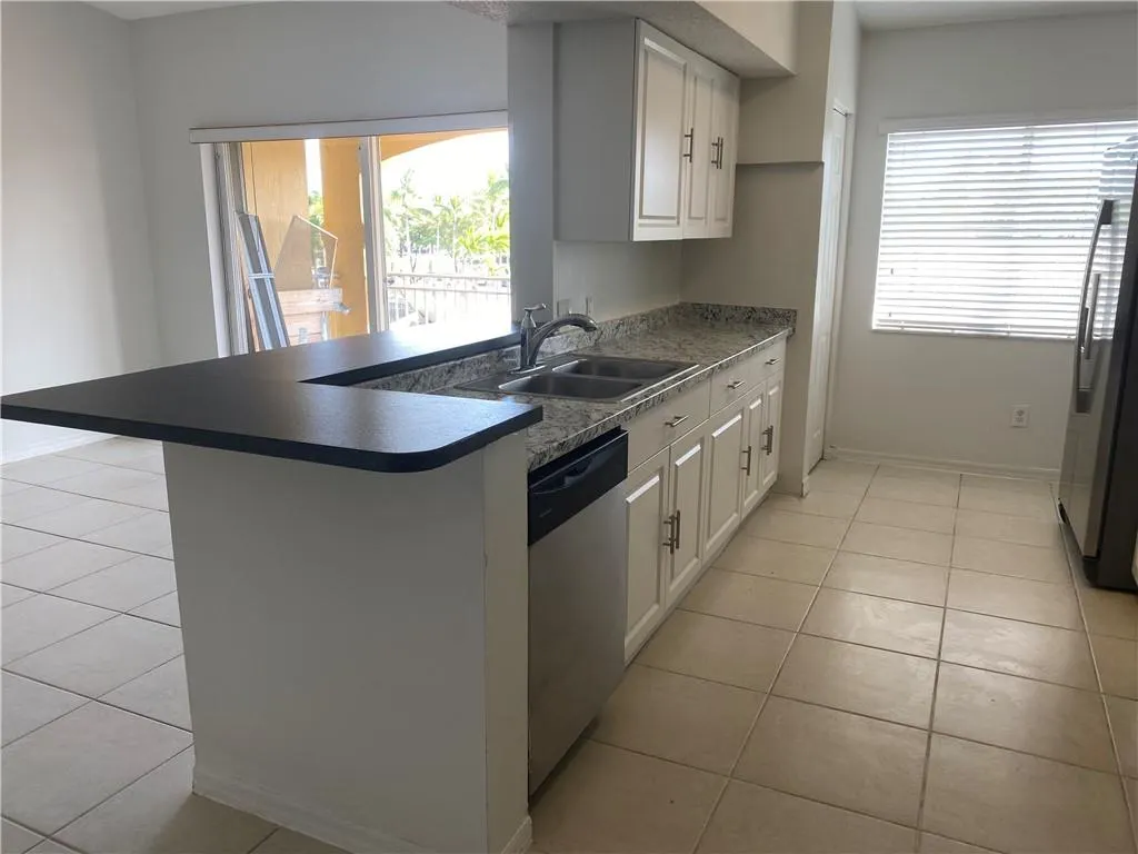 9640 NW 2ND ST, #5-302