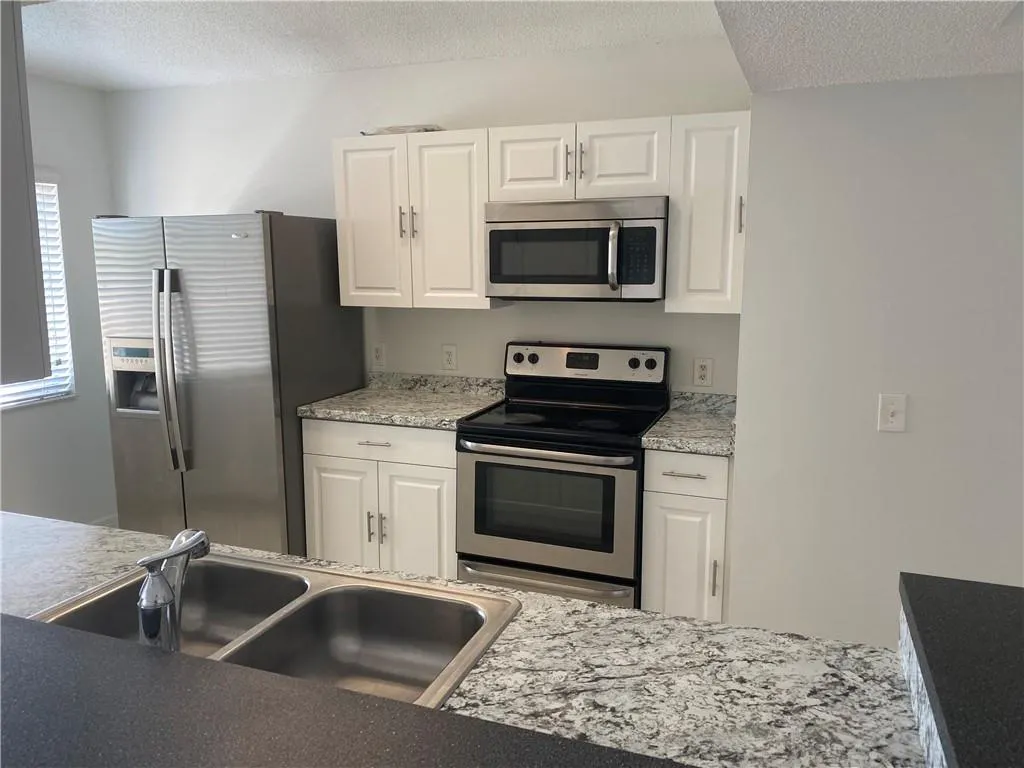 9640 NW 2ND ST, #5-302