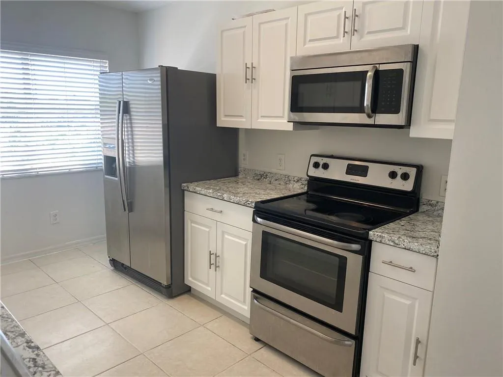 9640 NW 2ND ST, #5-302