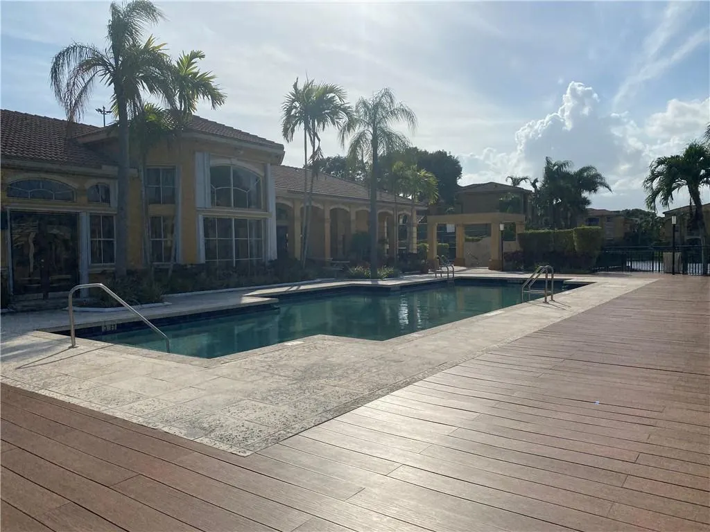 9640 NW 2ND ST, #5-302