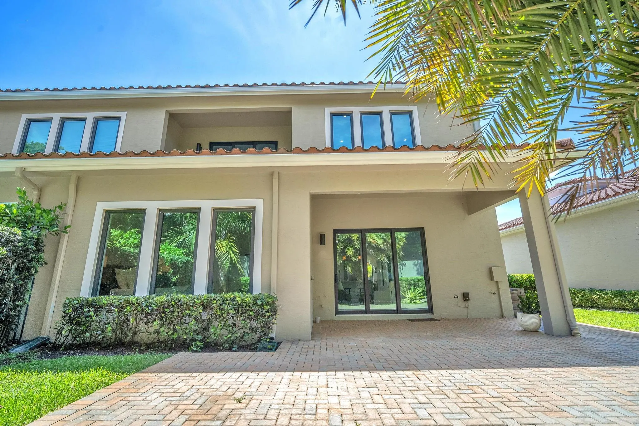 5812 E Brookfield Cir E