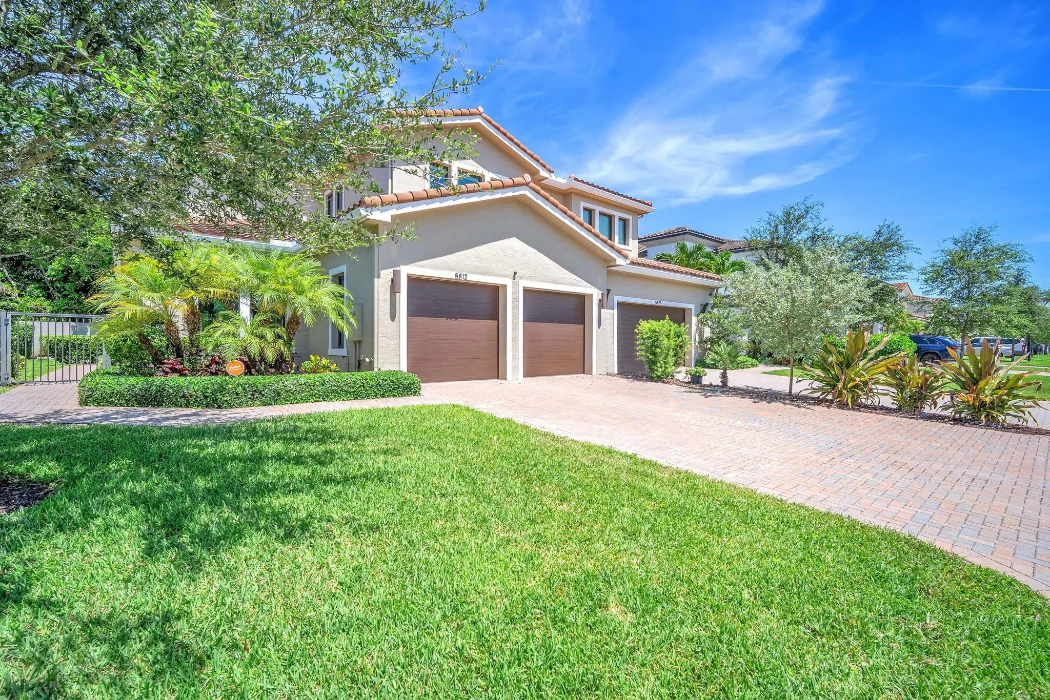5812 E Brookfield Cir E