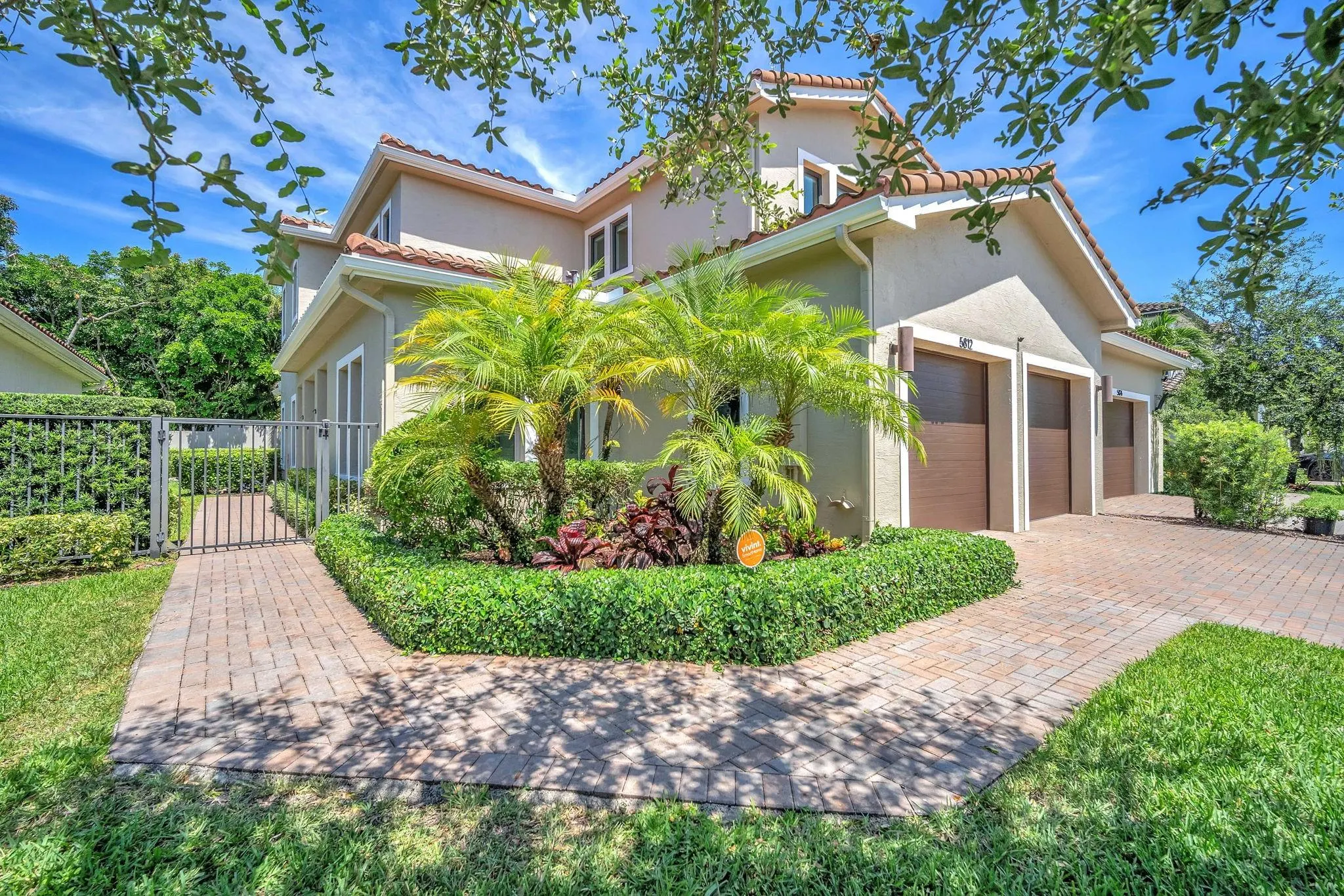 5812 E Brookfield Cir E