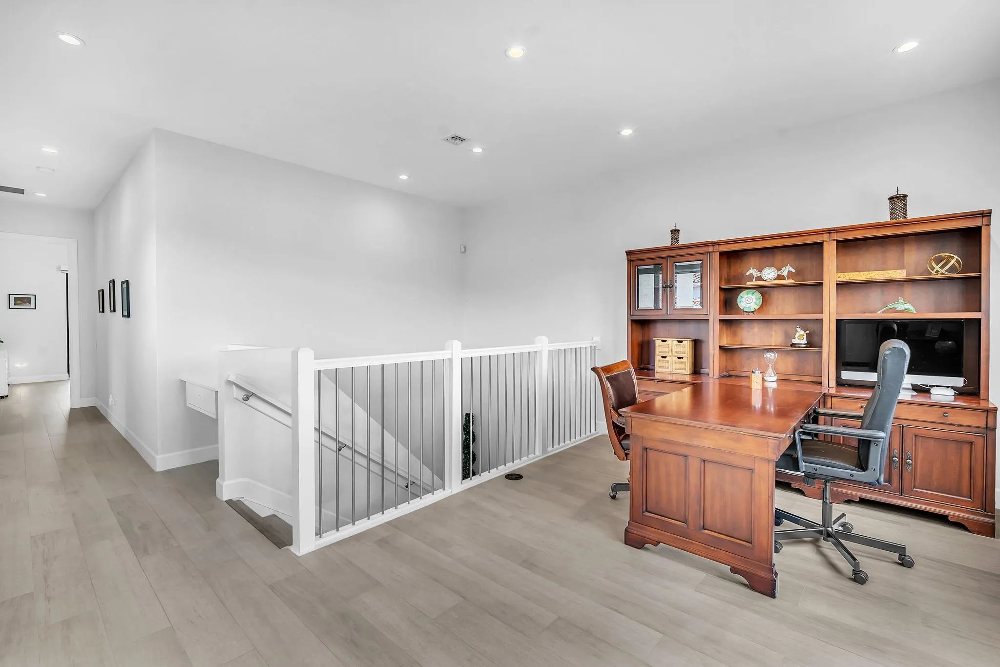 5812 E Brookfield Cir E