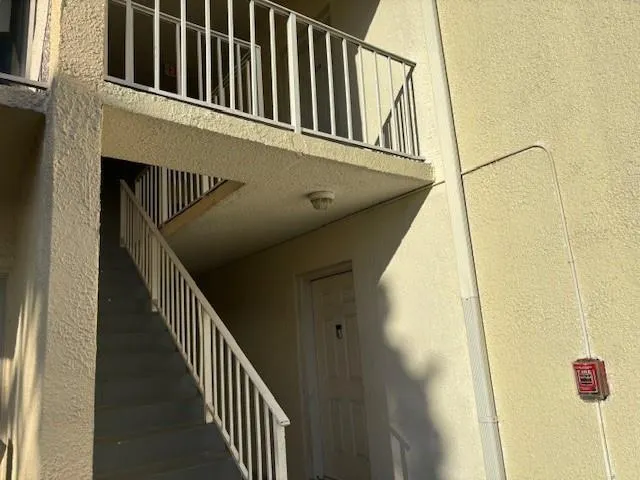 429 Executive Center Dr, #211