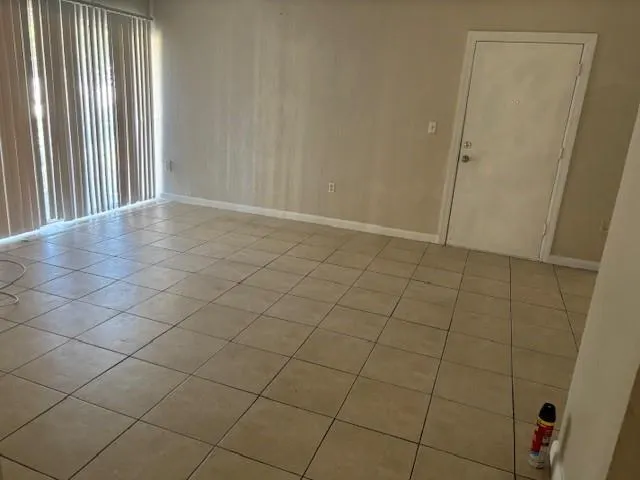 429 Executive Center Dr, #211