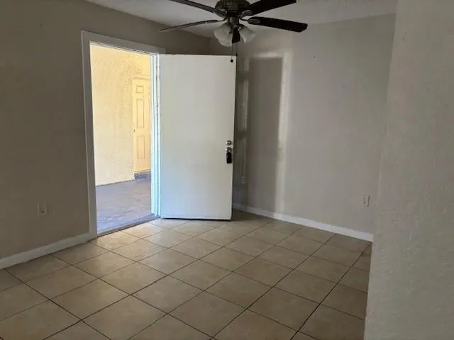 429 Executive Center Dr, #211
