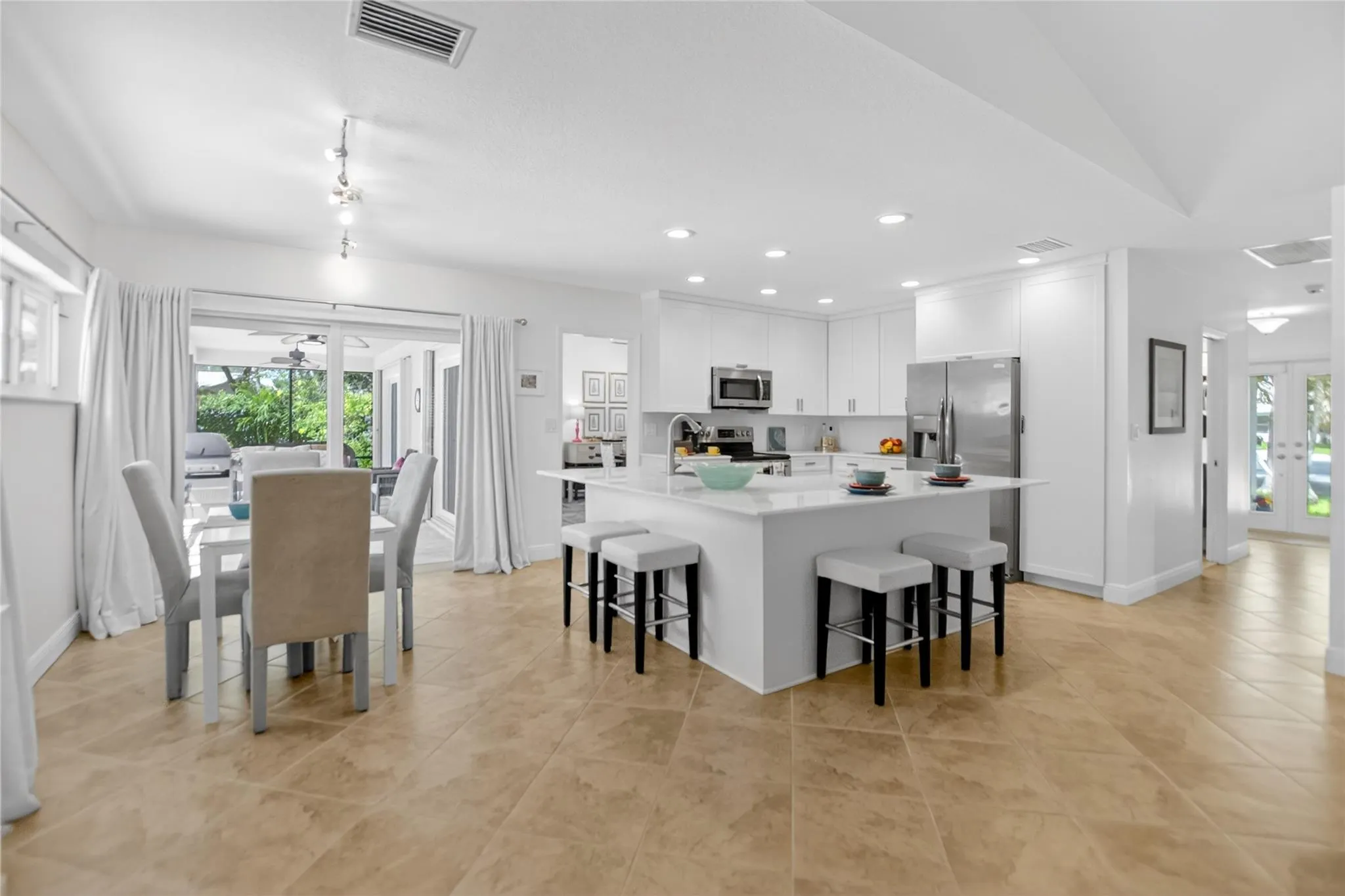 250 WOODLAKE Lane