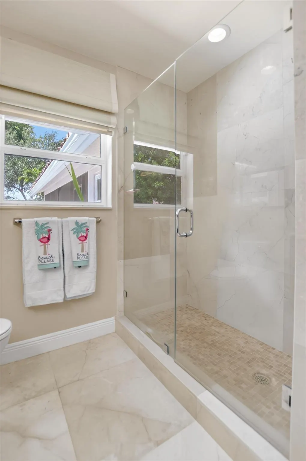 250 WOODLAKE Lane