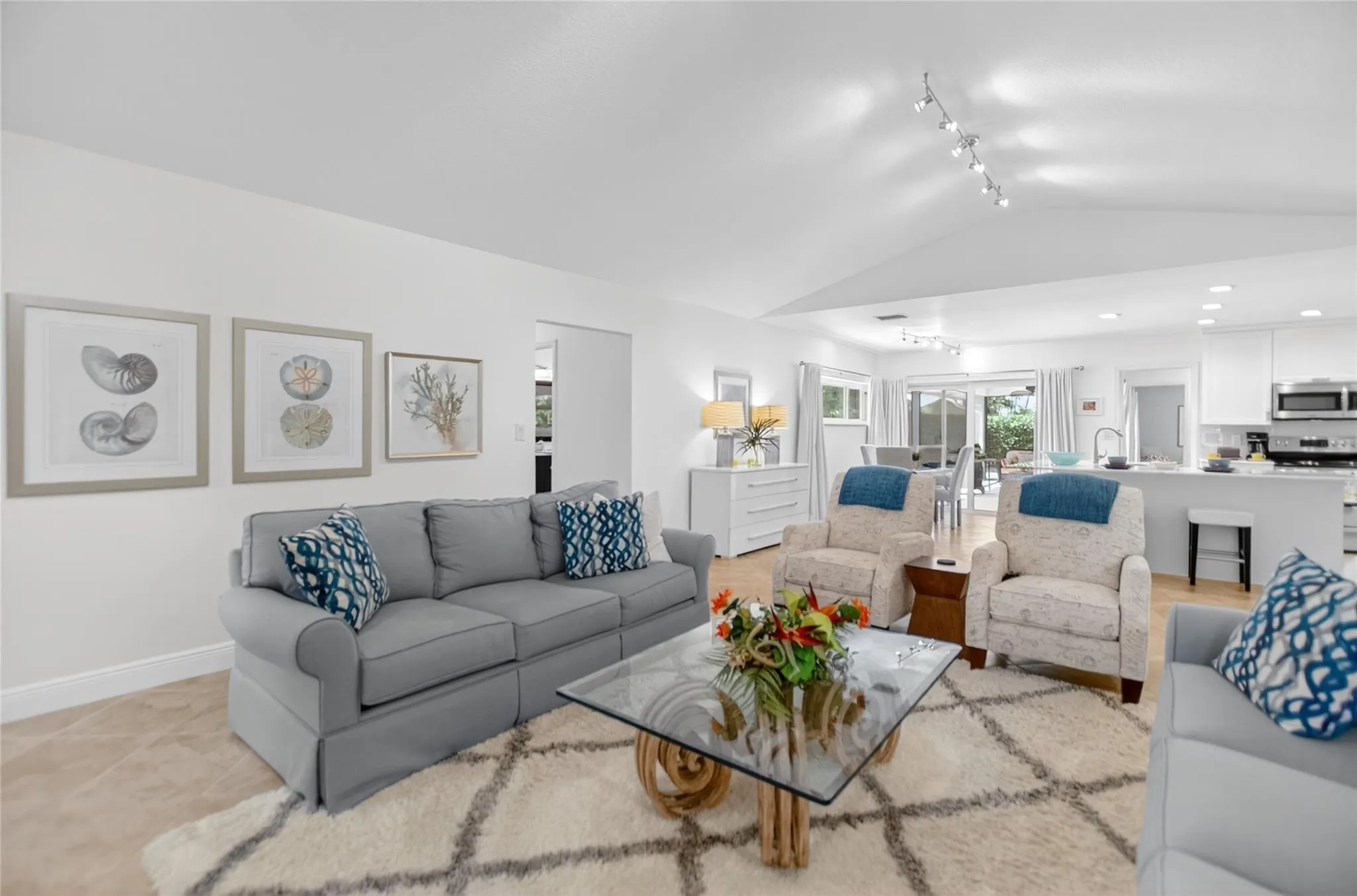 250 WOODLAKE Lane