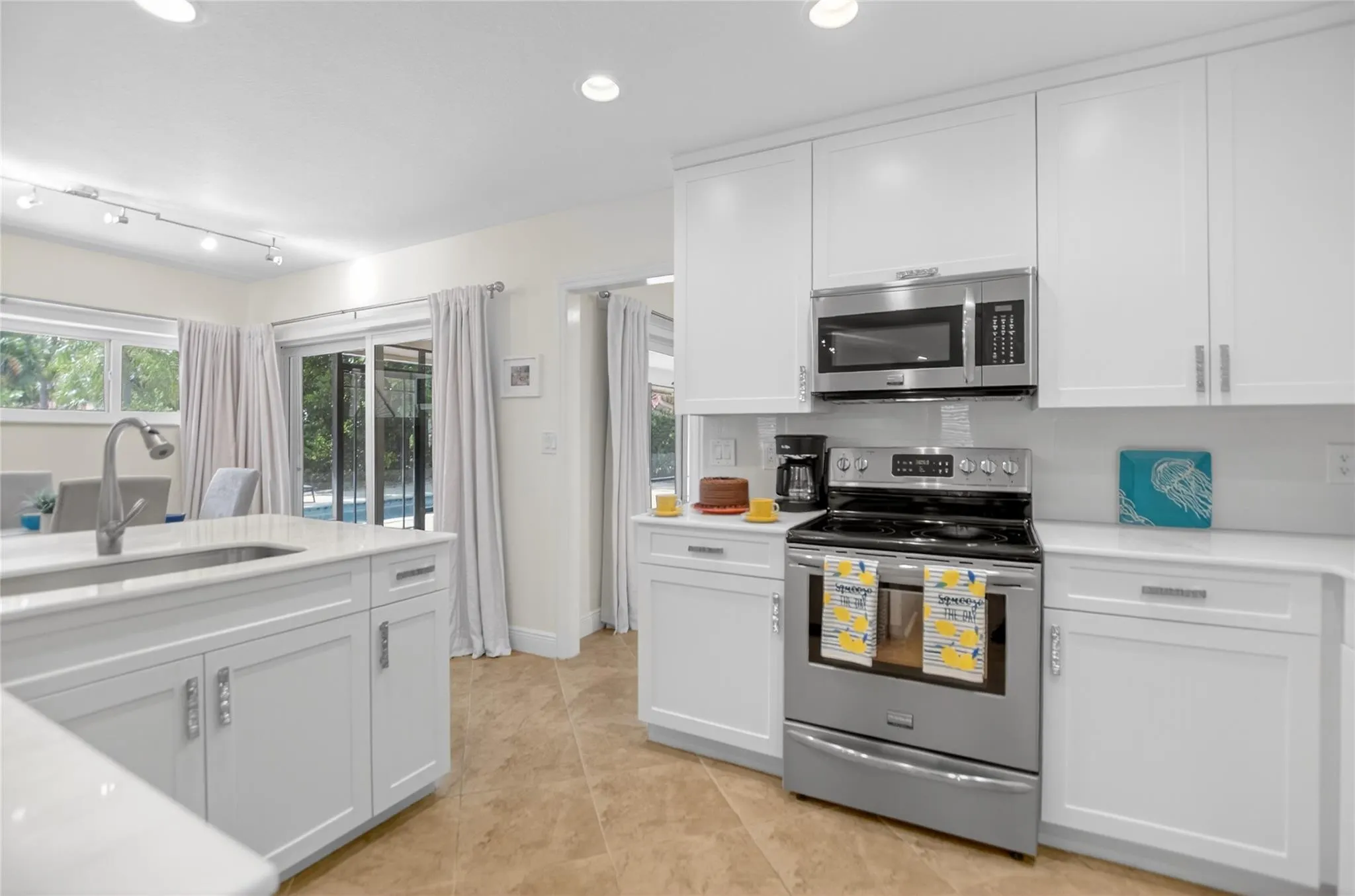 250 WOODLAKE Lane