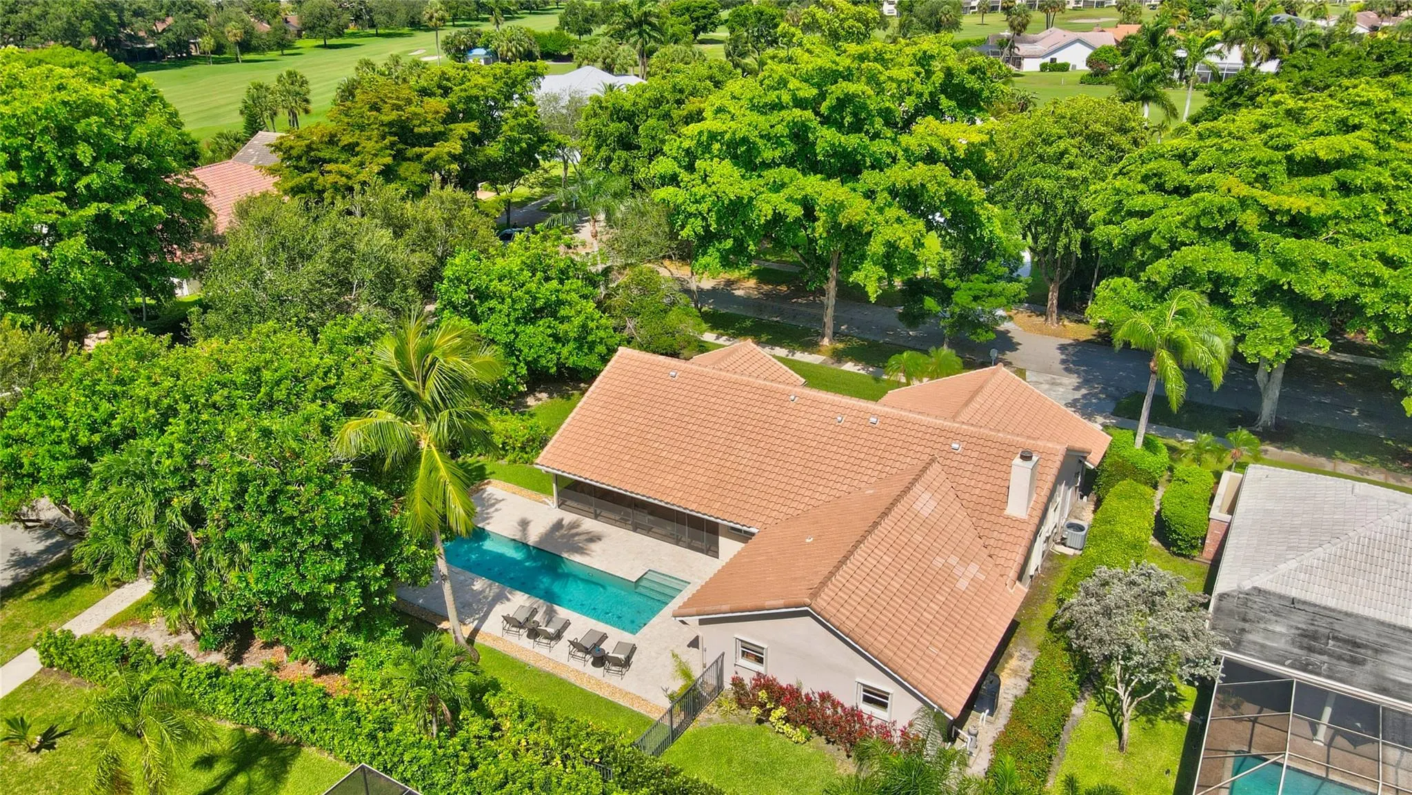 250 WOODLAKE Lane