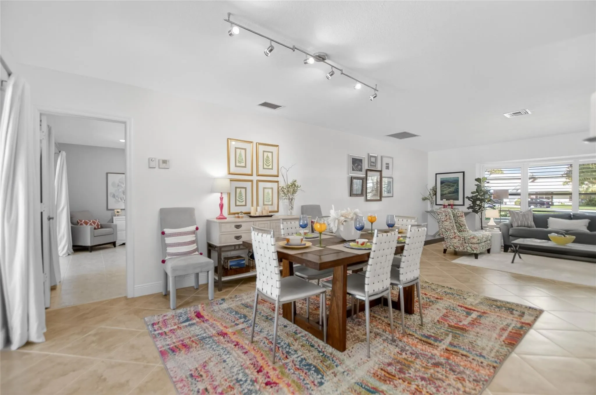 250 WOODLAKE Lane
