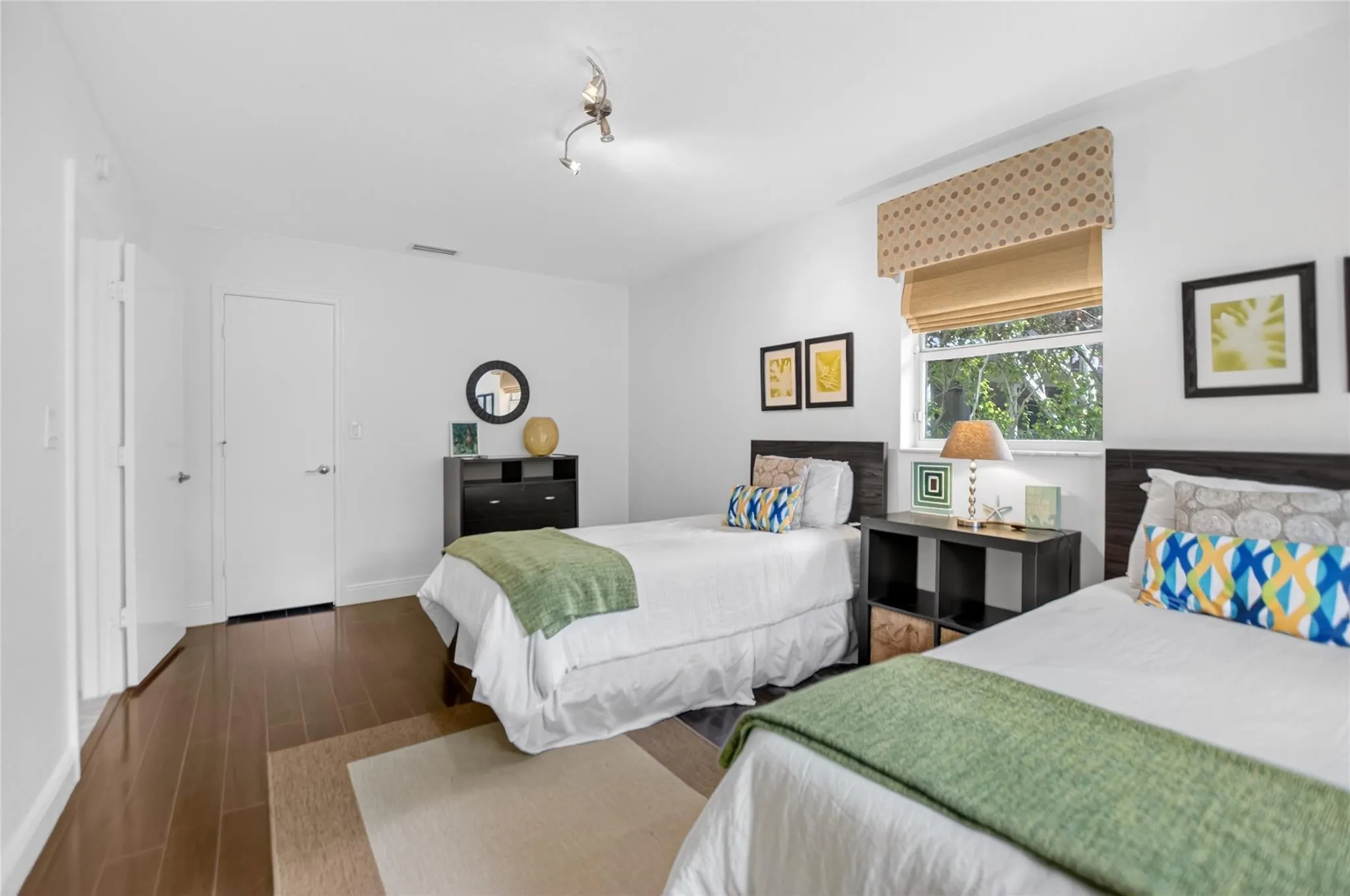 250 WOODLAKE Lane