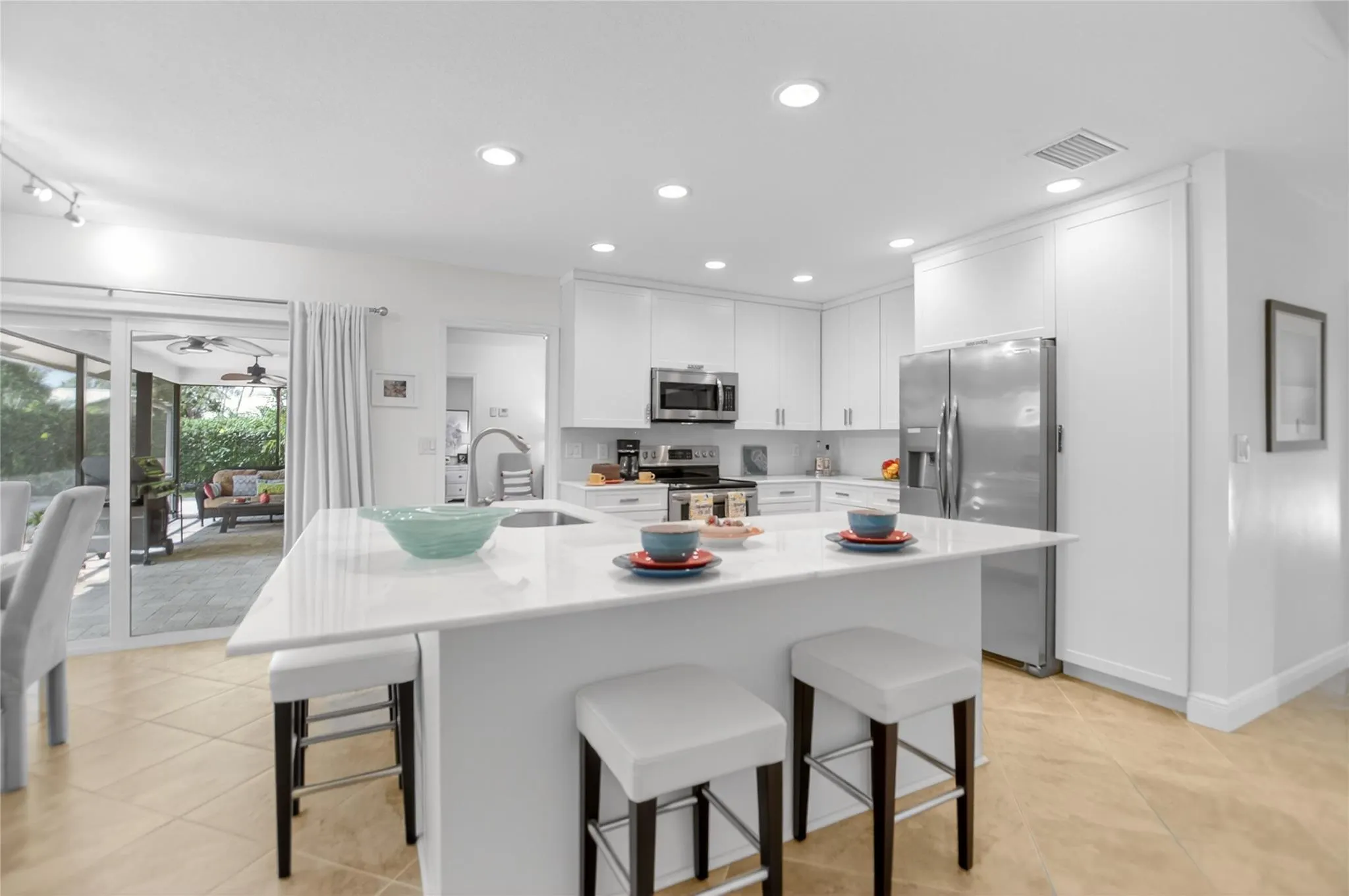 250 WOODLAKE Lane