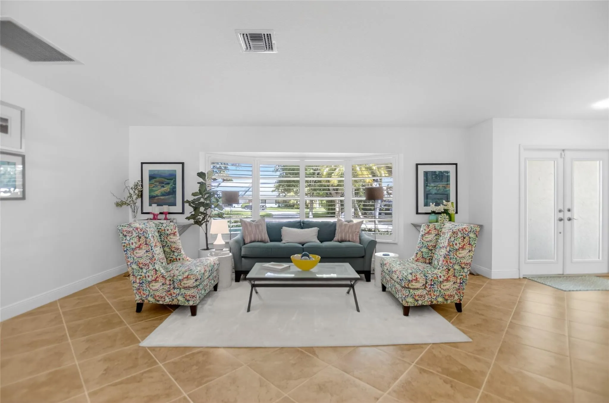 250 WOODLAKE Lane
