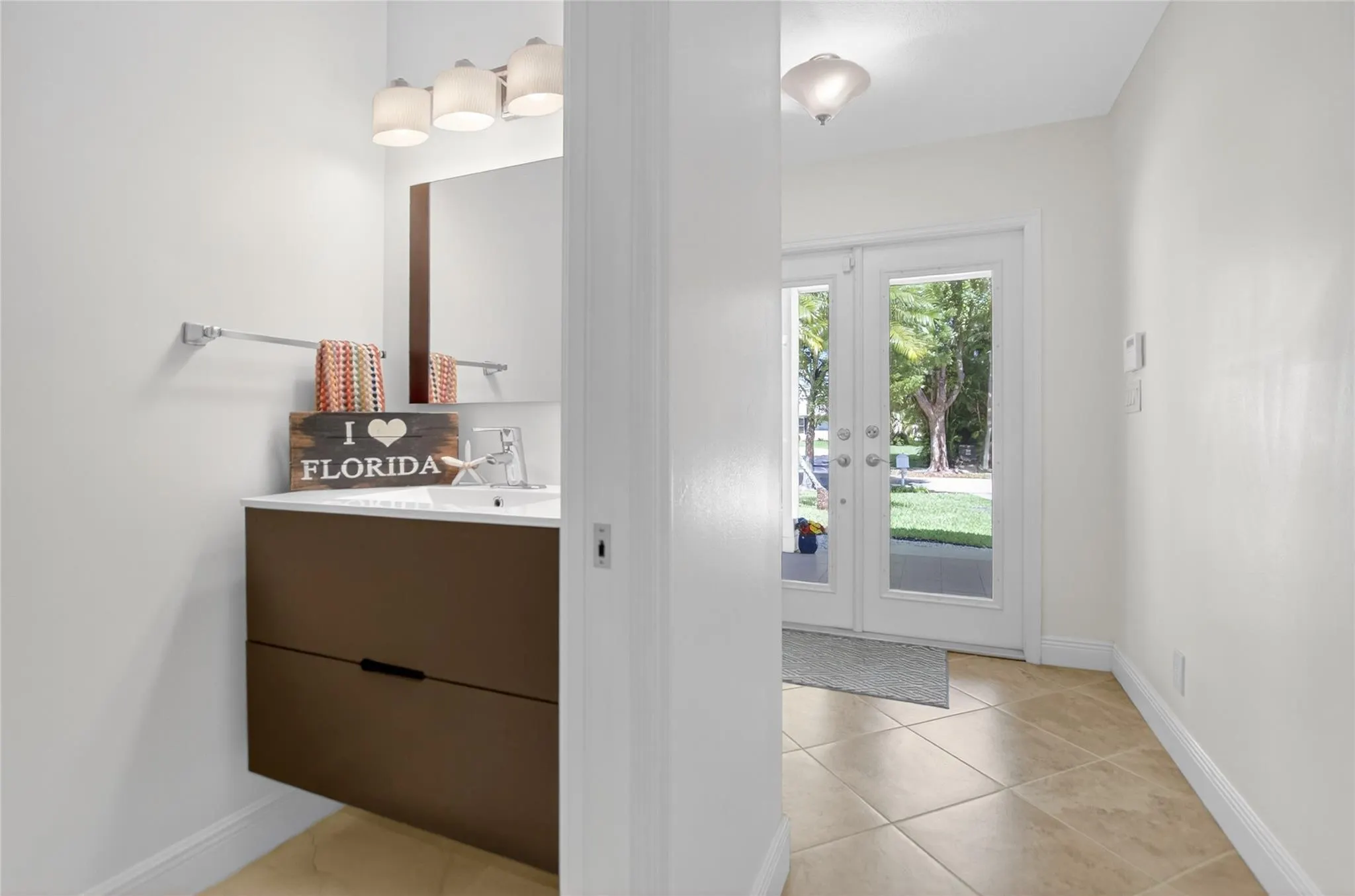 250 WOODLAKE Lane