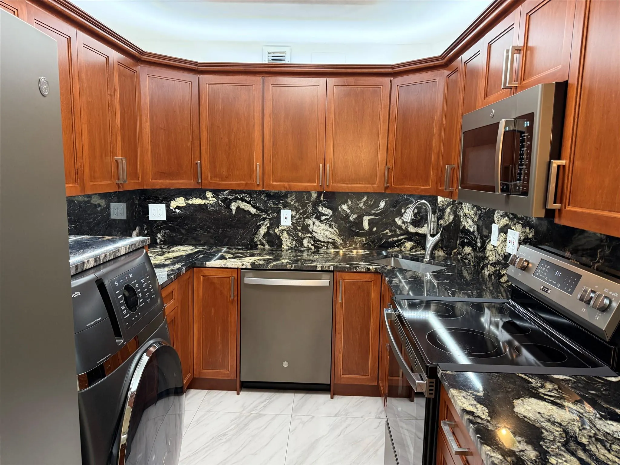 1940 NE 2nd Ave, #115J